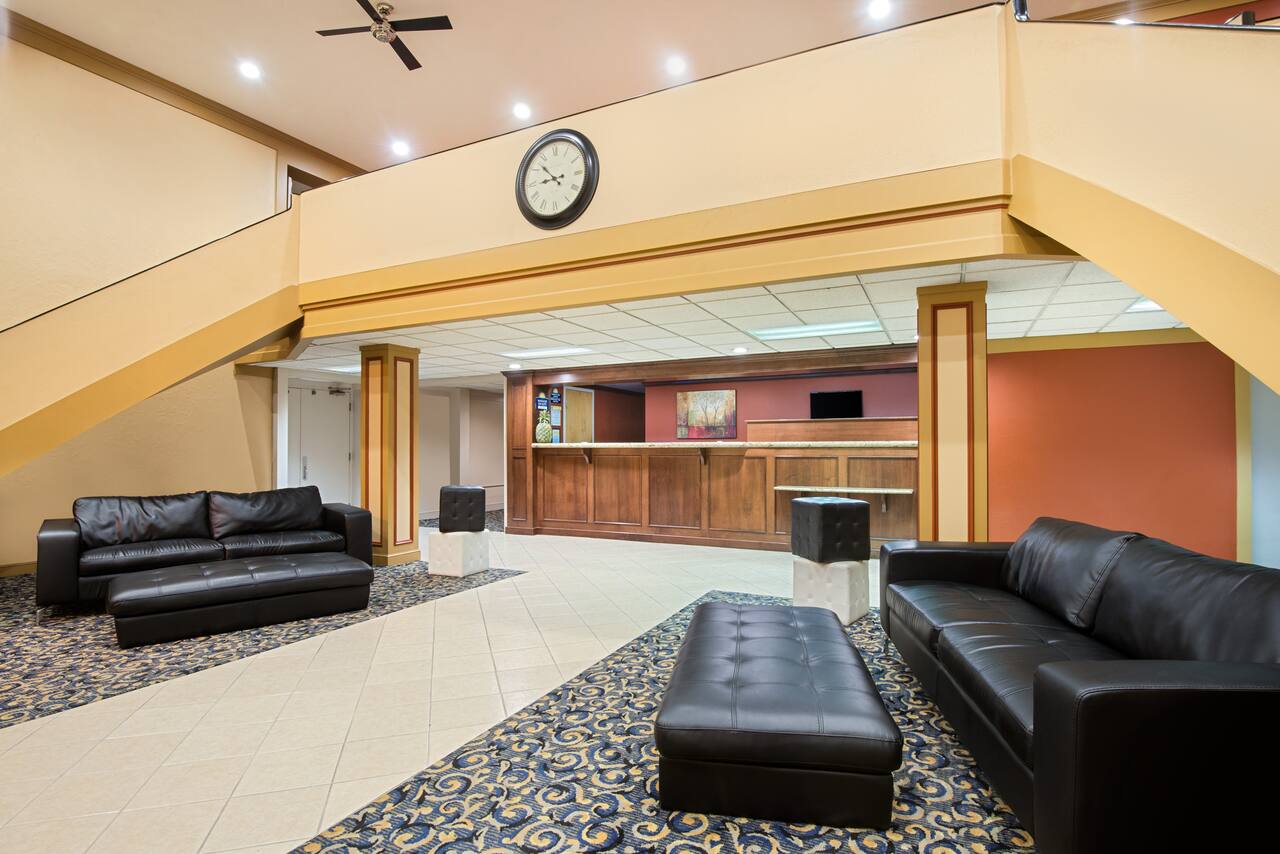 Hotels In Fremont Ohio Days Inn Days Inn By Wyndham Fremont
