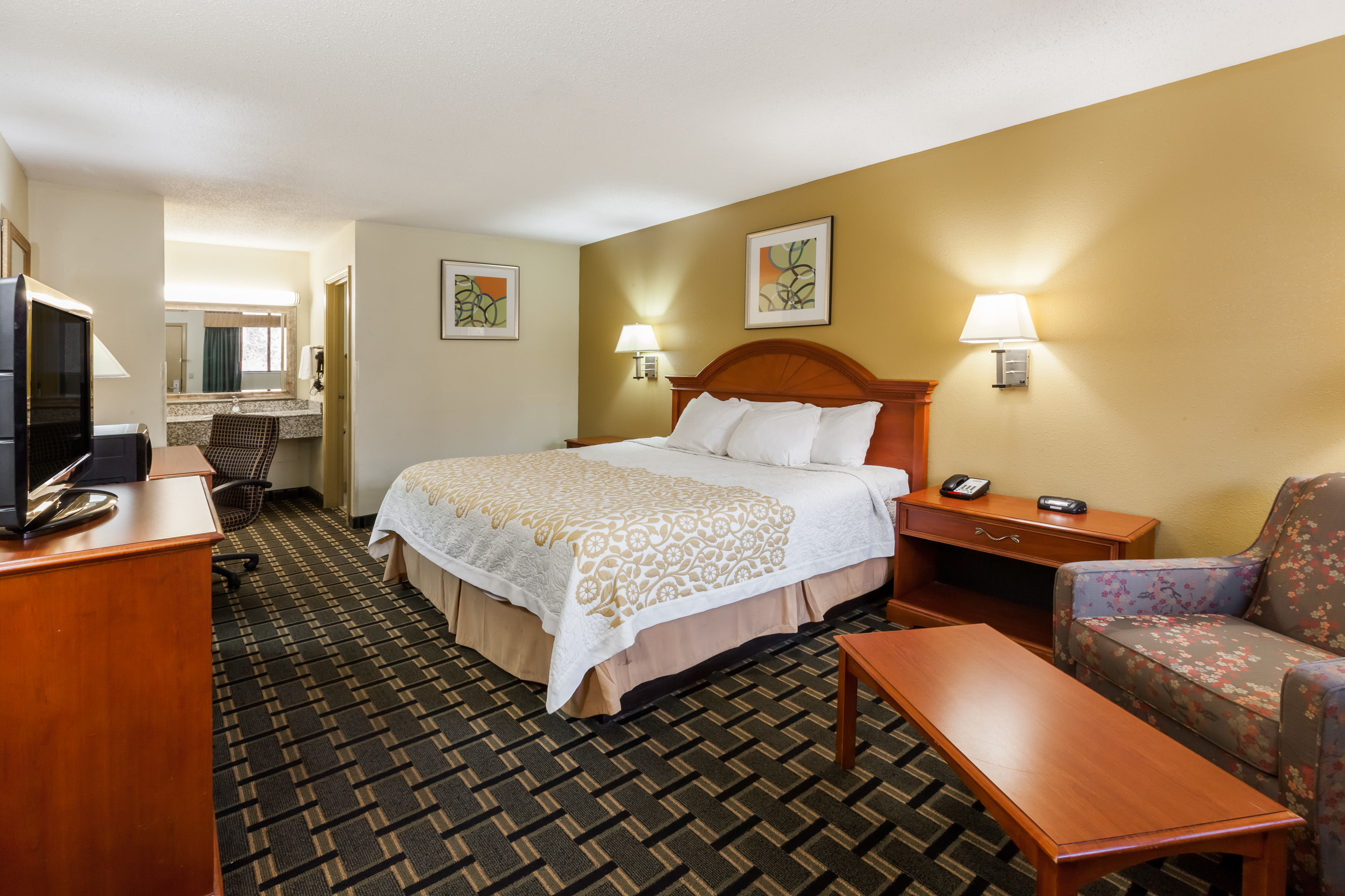 Days Inn By Wyndham Kent Akron Kent Oh Hotels