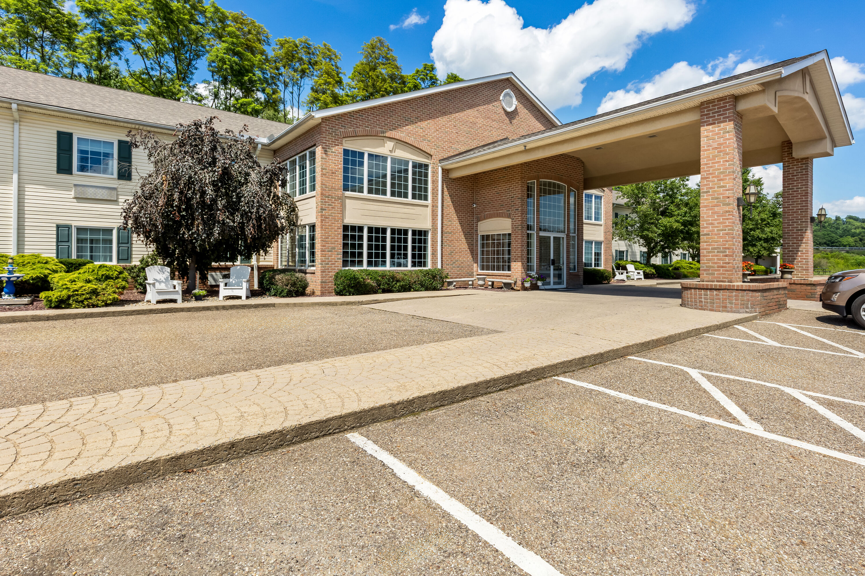 Exterior Day Image of Days Inn by Wyndham Lisbon hotel in Lisbon, Ohio