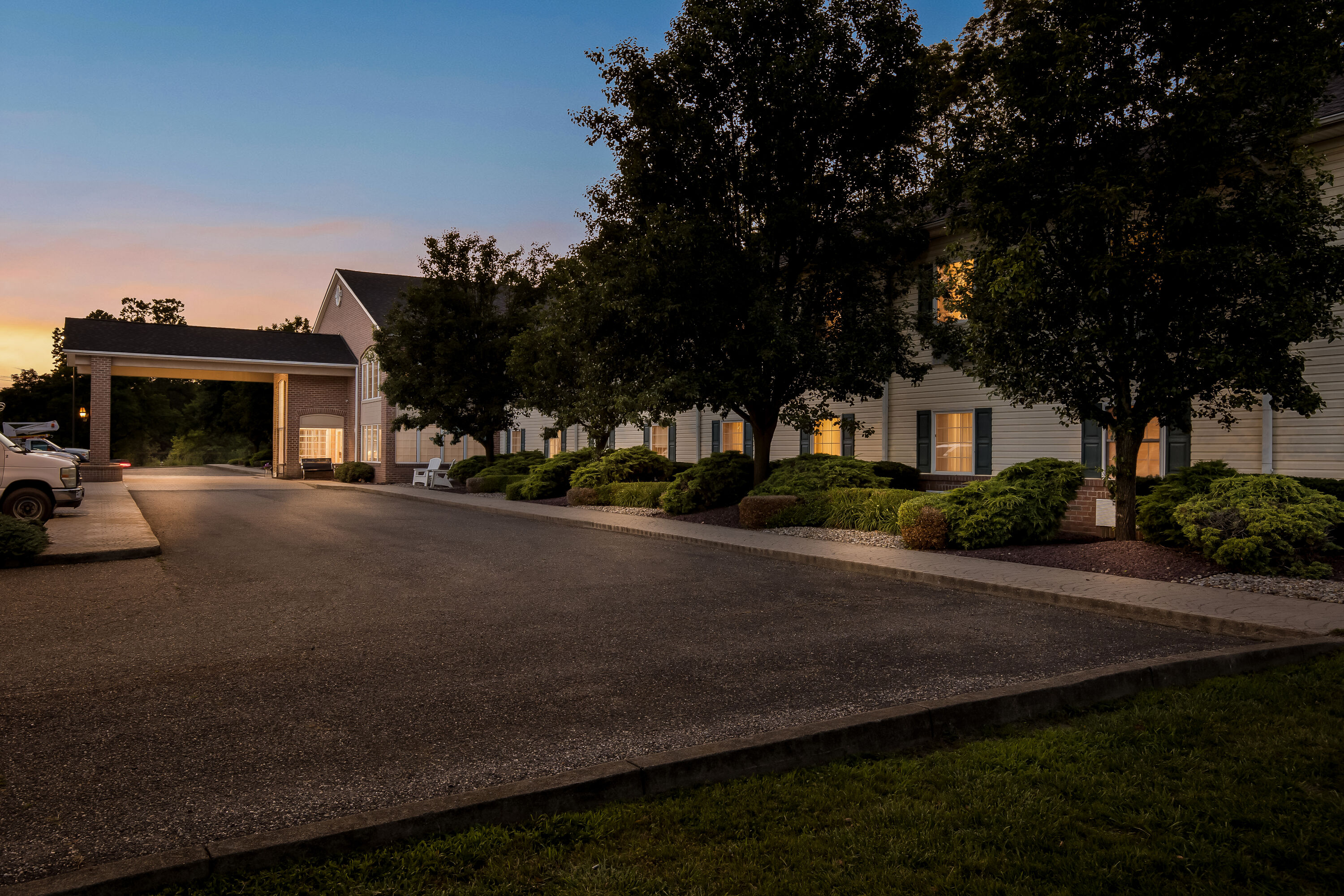 Exterior Night Image of Days Inn by Wyndham Lisbon hotel in Lisbon, Ohio