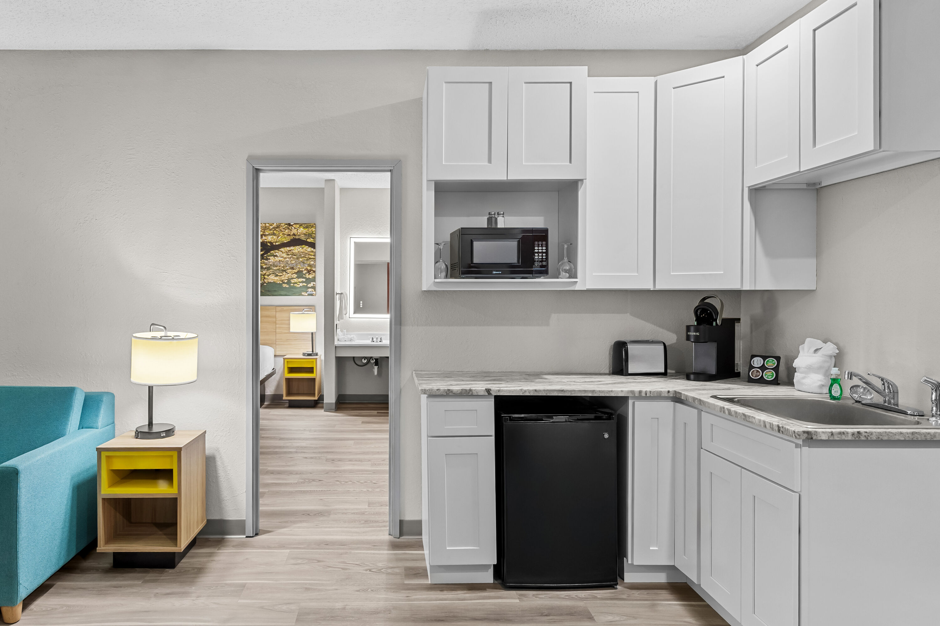 Days Inn by Wyndham Lisbon suite kitchen in Lisbon, Ohio