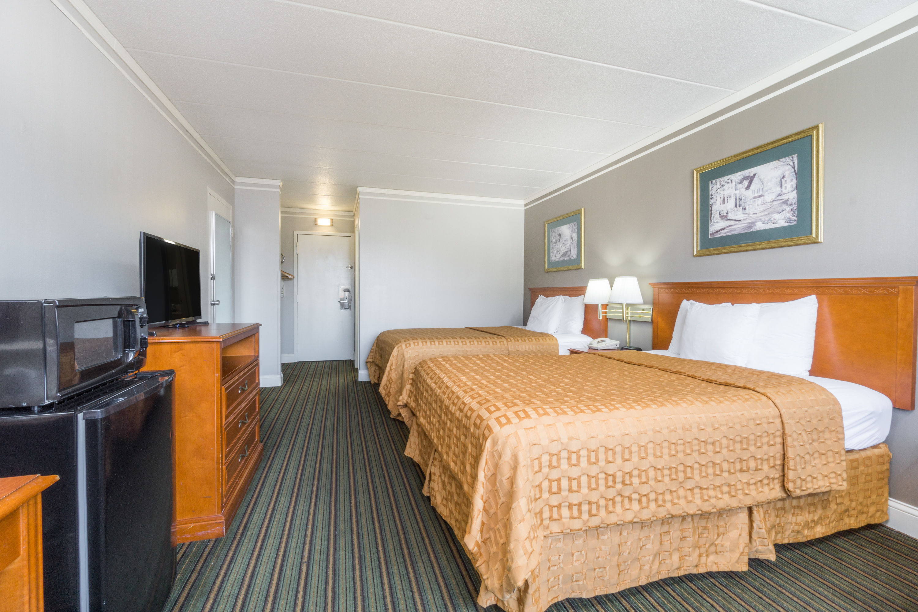 Guest room at the Days Inn  by Wyndham Columbus East Airport in Reynoldsburg, Ohio