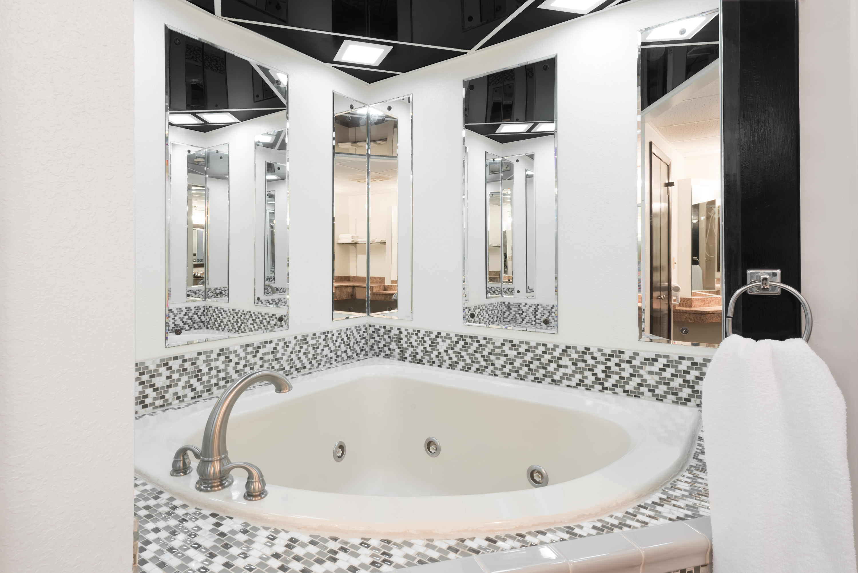 Guest room at the Days Inn by Wyndham St Clairsville in Saint Clairsville, Ohio