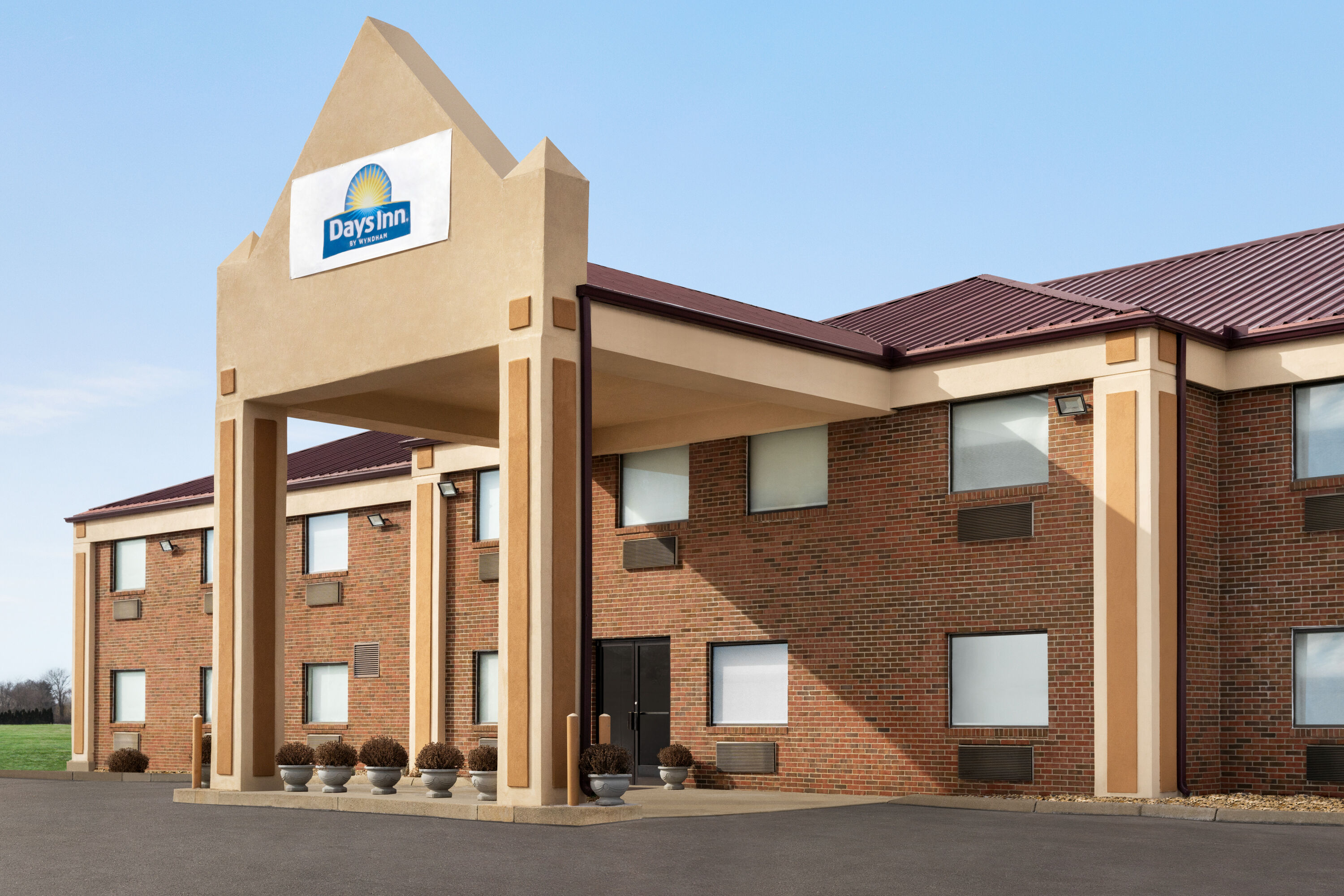 Exterior of Days Inn by Wyndham Washington Court House hotel in Washington Ct. House, Ohio