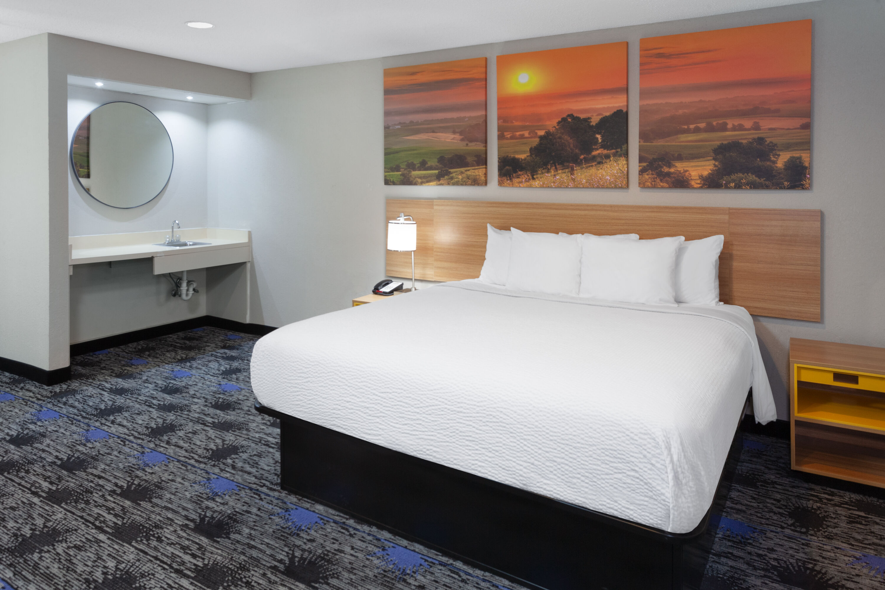 Days Inn by Wyndham Wooster hot tub suite in Wooster, Ohio