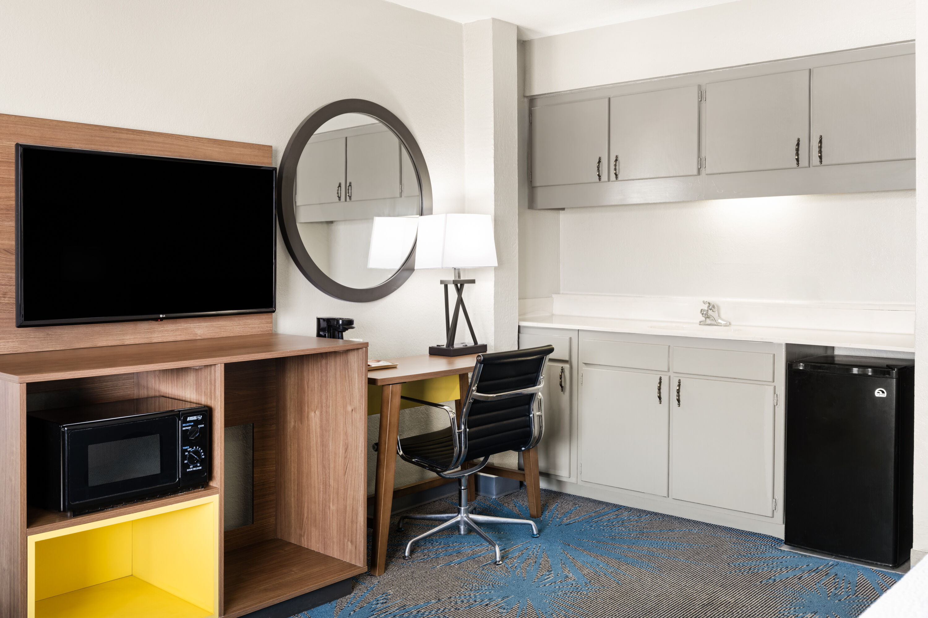 Days Inn by Wyndham Ardmore suite in Ardmore, Oklahoma