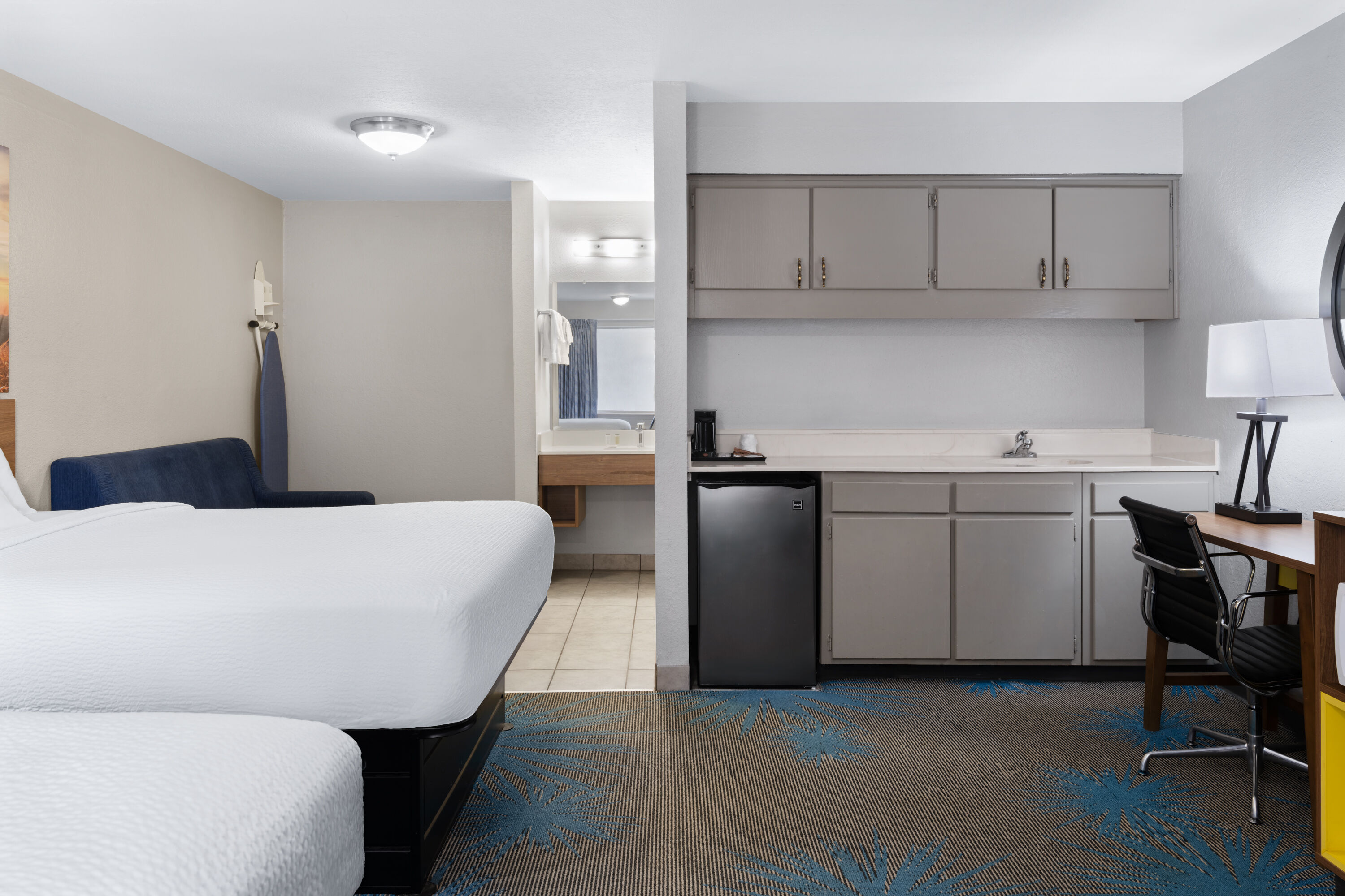 Days Inn by Wyndham Ardmore suite in Ardmore, Oklahoma