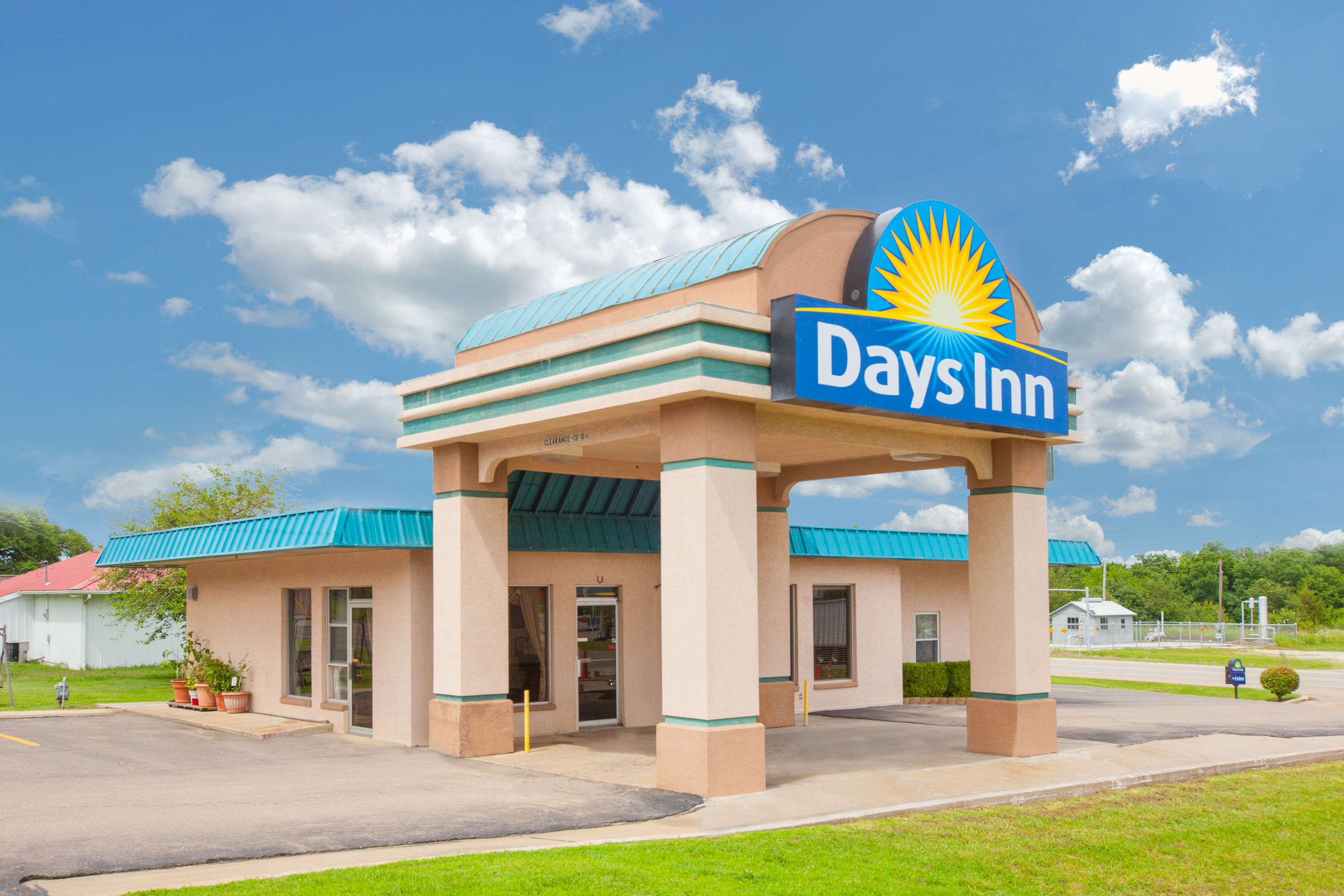 Exterior of Days Inn by Wyndham Okemah hotel in Okemah, Oklahoma