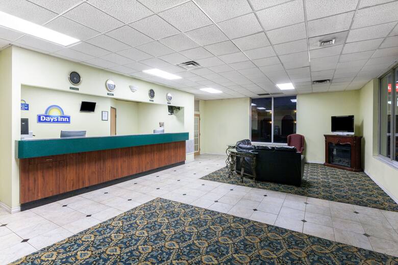 Days Inn Oklahoma City South hotel lobby in Oklahoma City, Oklahoma