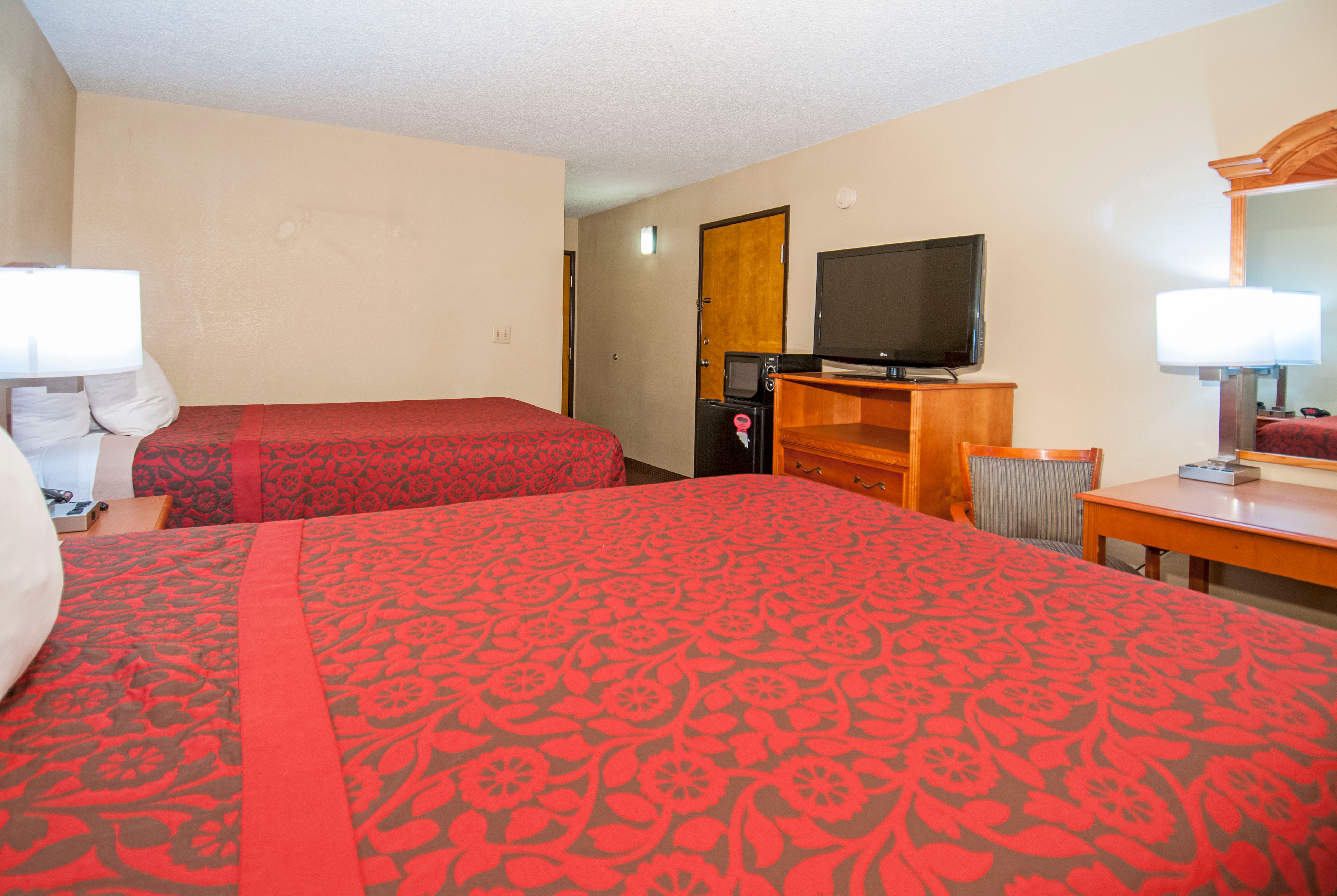 Double bed guest room at the Days Inn by Wyndham Pauls Valley in Pauls Valley, Oklahoma