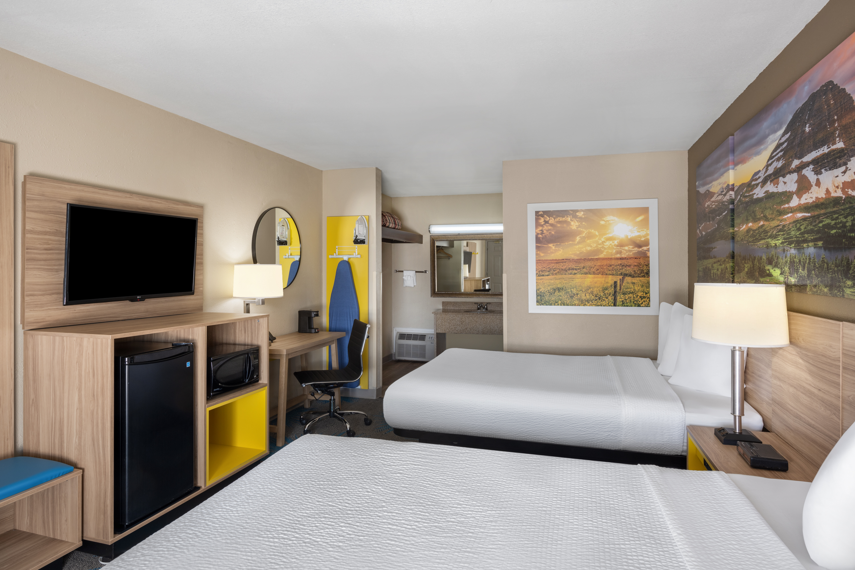 Guest room at the Days Inn by Wyndham Klamath Falls in Klamath Falls, Oregon