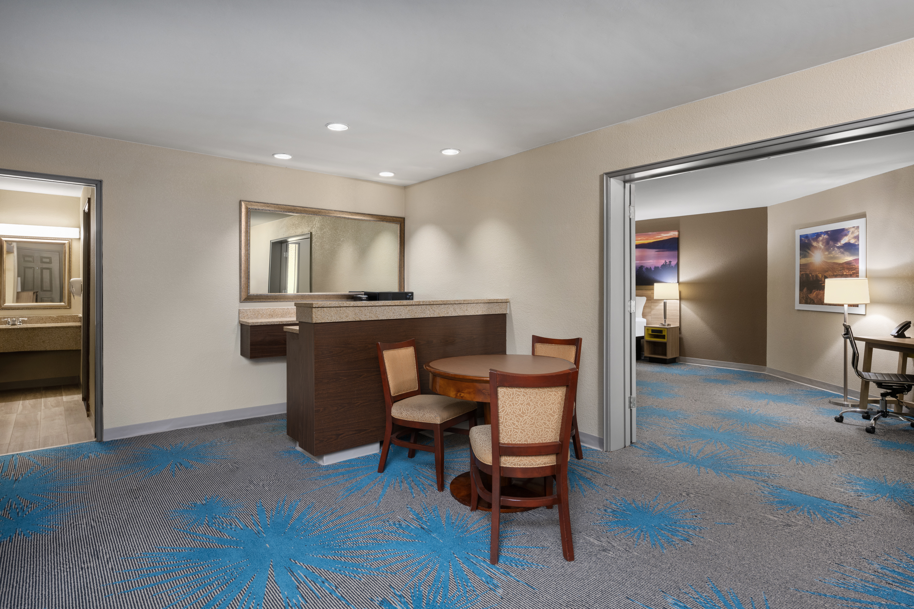 Days Inn by Wyndham Klamath Falls suite in Klamath Falls, Oregon