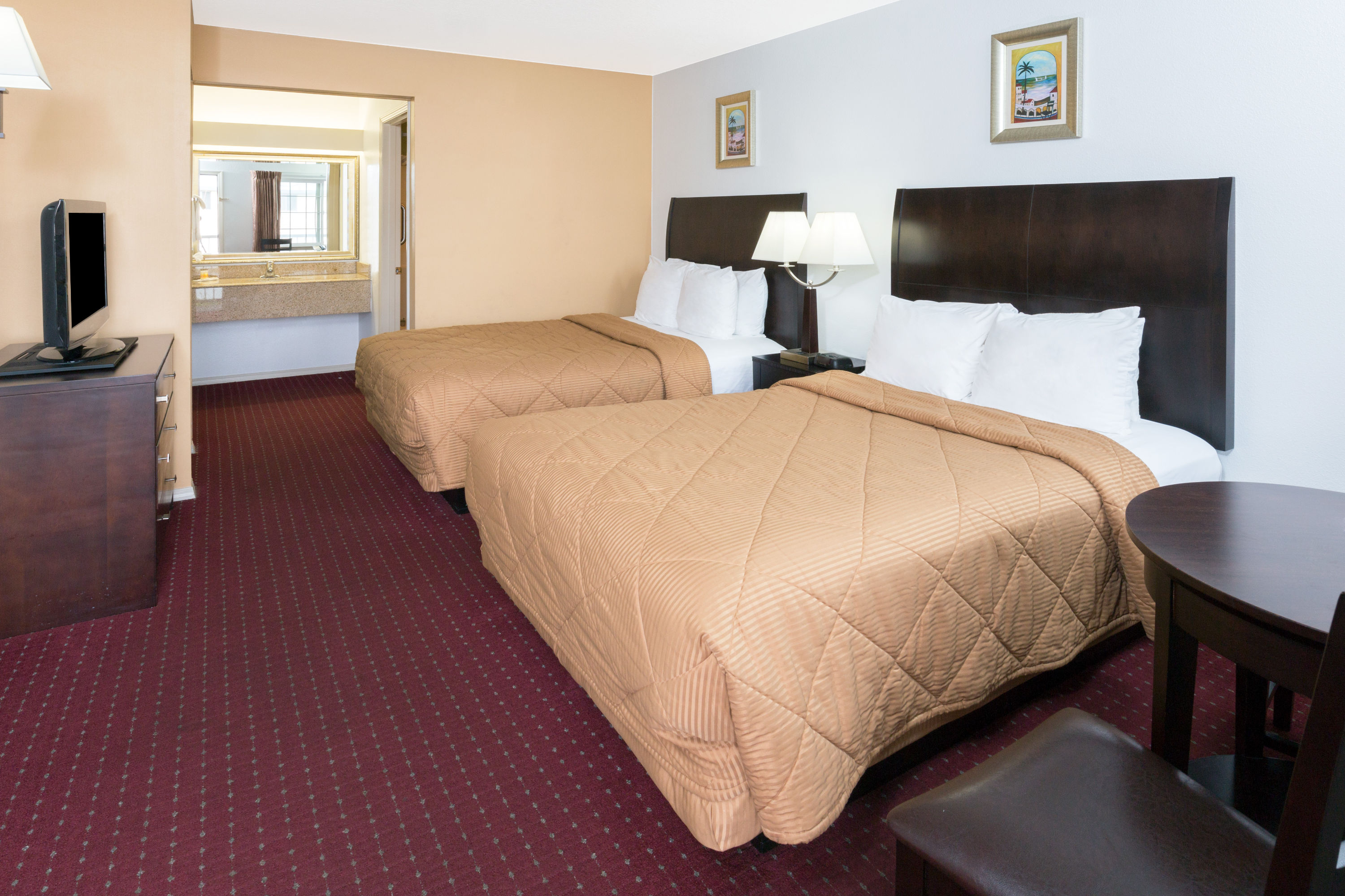 Guest room at the Days Inn by Wyndham Newport OR in Newport, Oregon