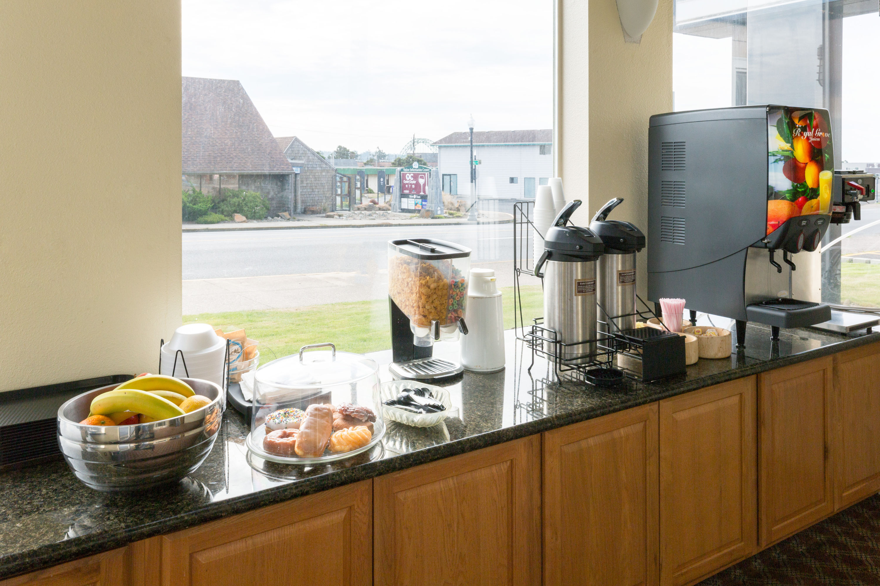 Guest room at the Days Inn by Wyndham Newport OR in Newport, Oregon