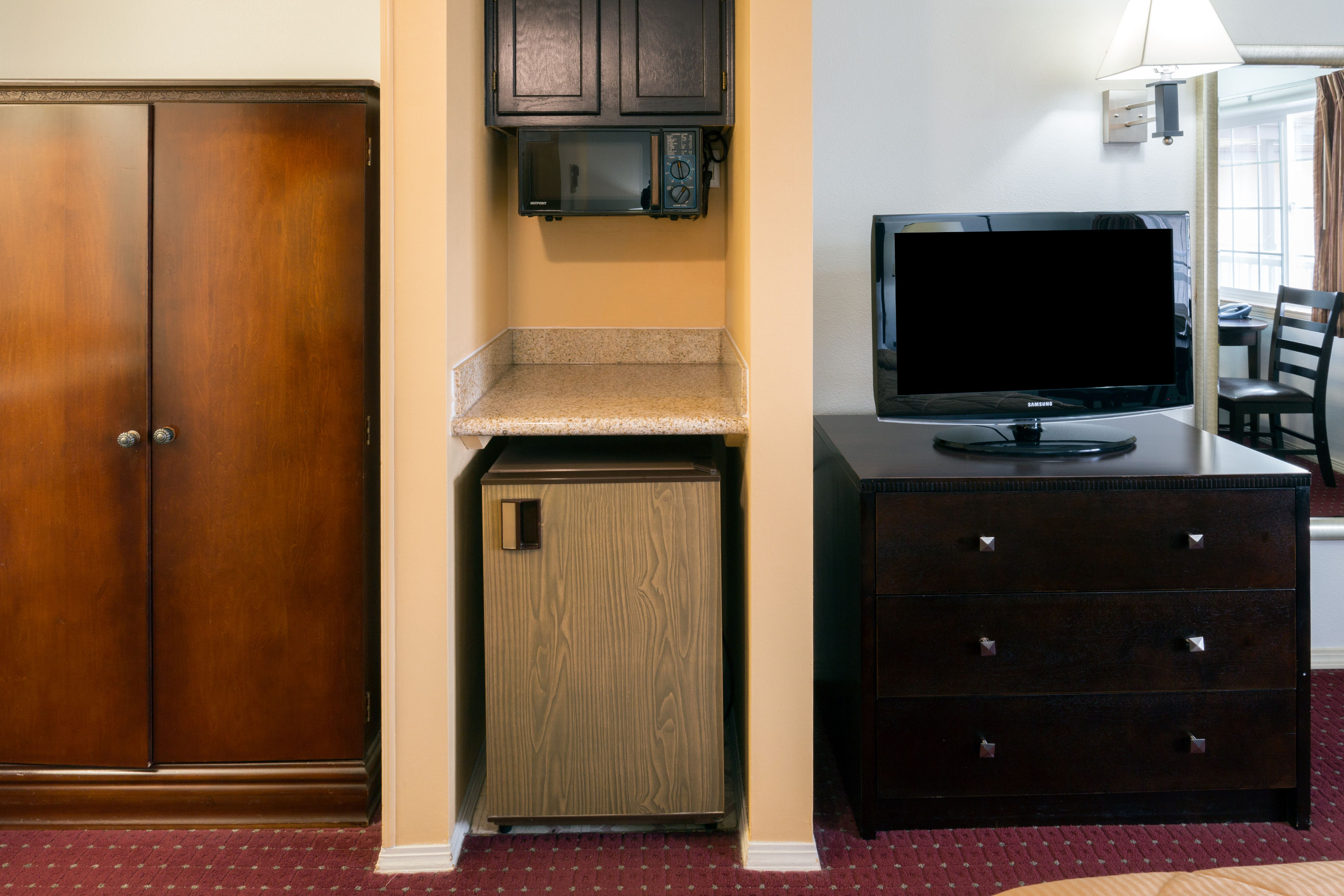 Days Inn By Wyndham Newport Or Newport Or Hotels