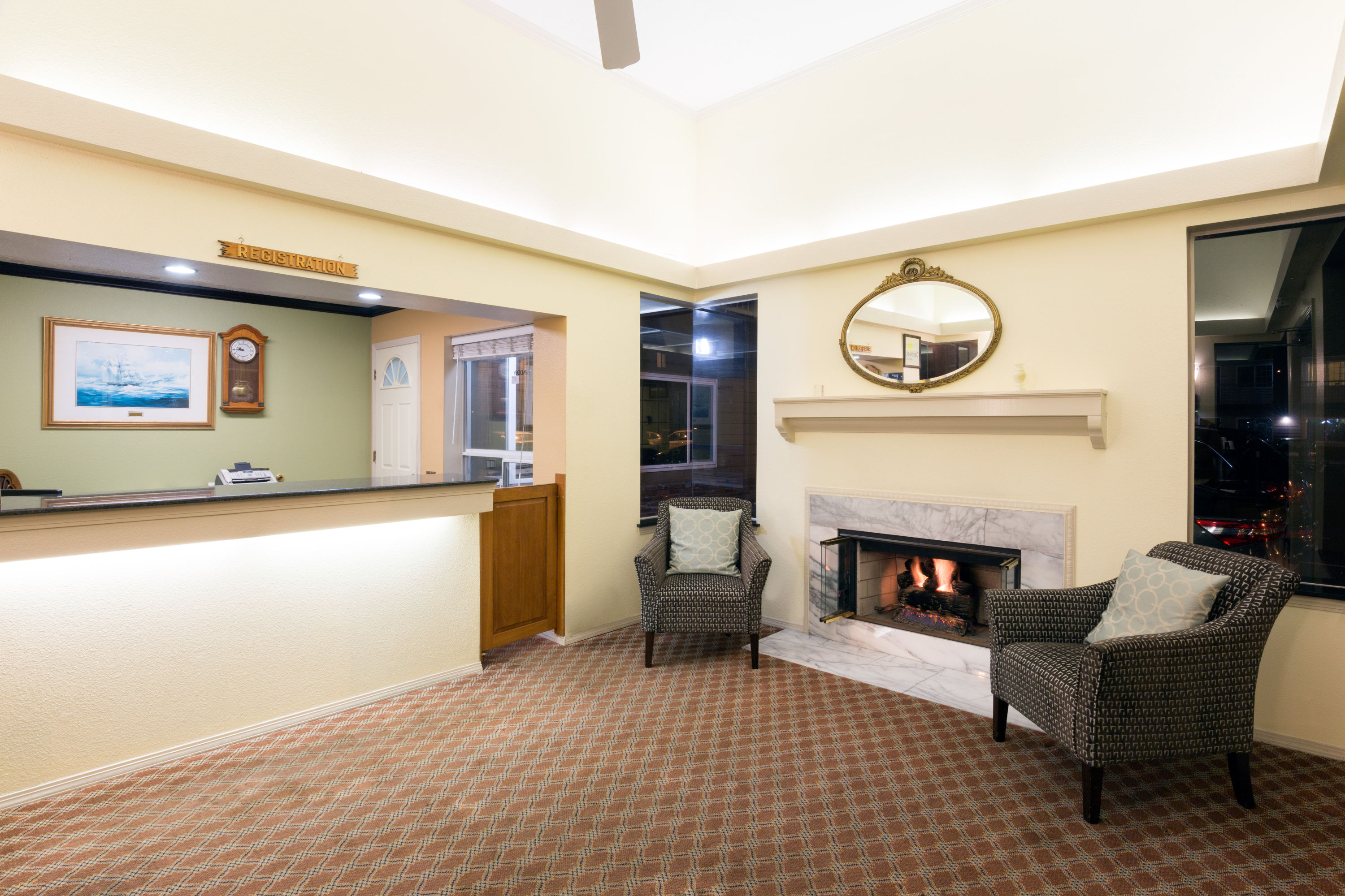 Days Inn By Wyndham Newport Or Newport Or Hotels