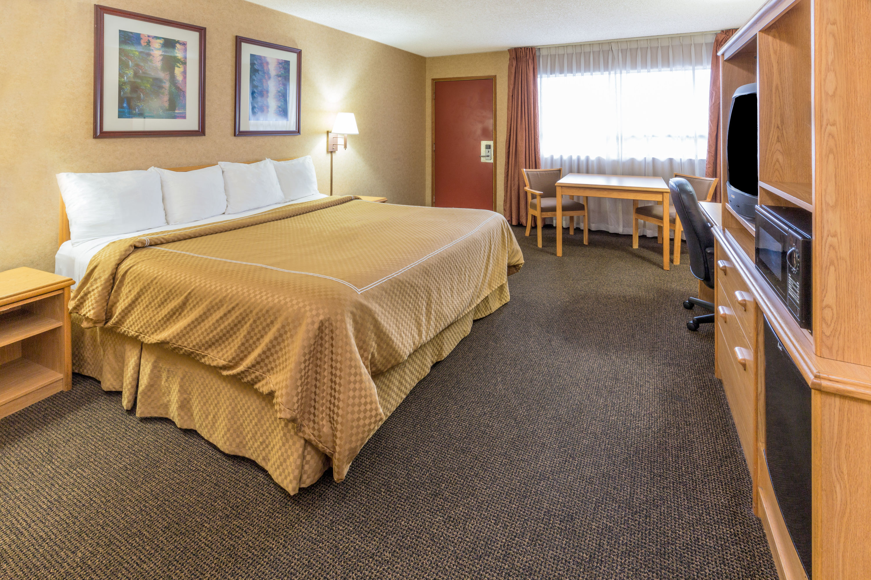 Days Inn by Wyndham Black Bear | Salem, OR Hotels