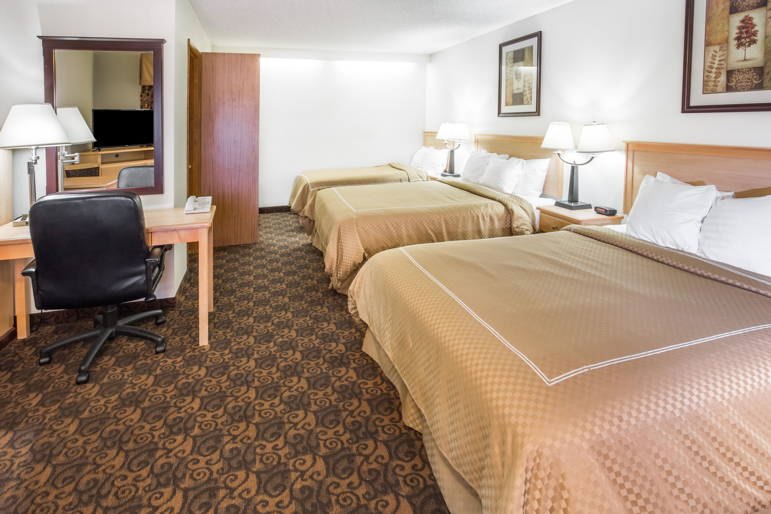 Days Inn by Wyndham Black Bear | Salem, OR Hotels