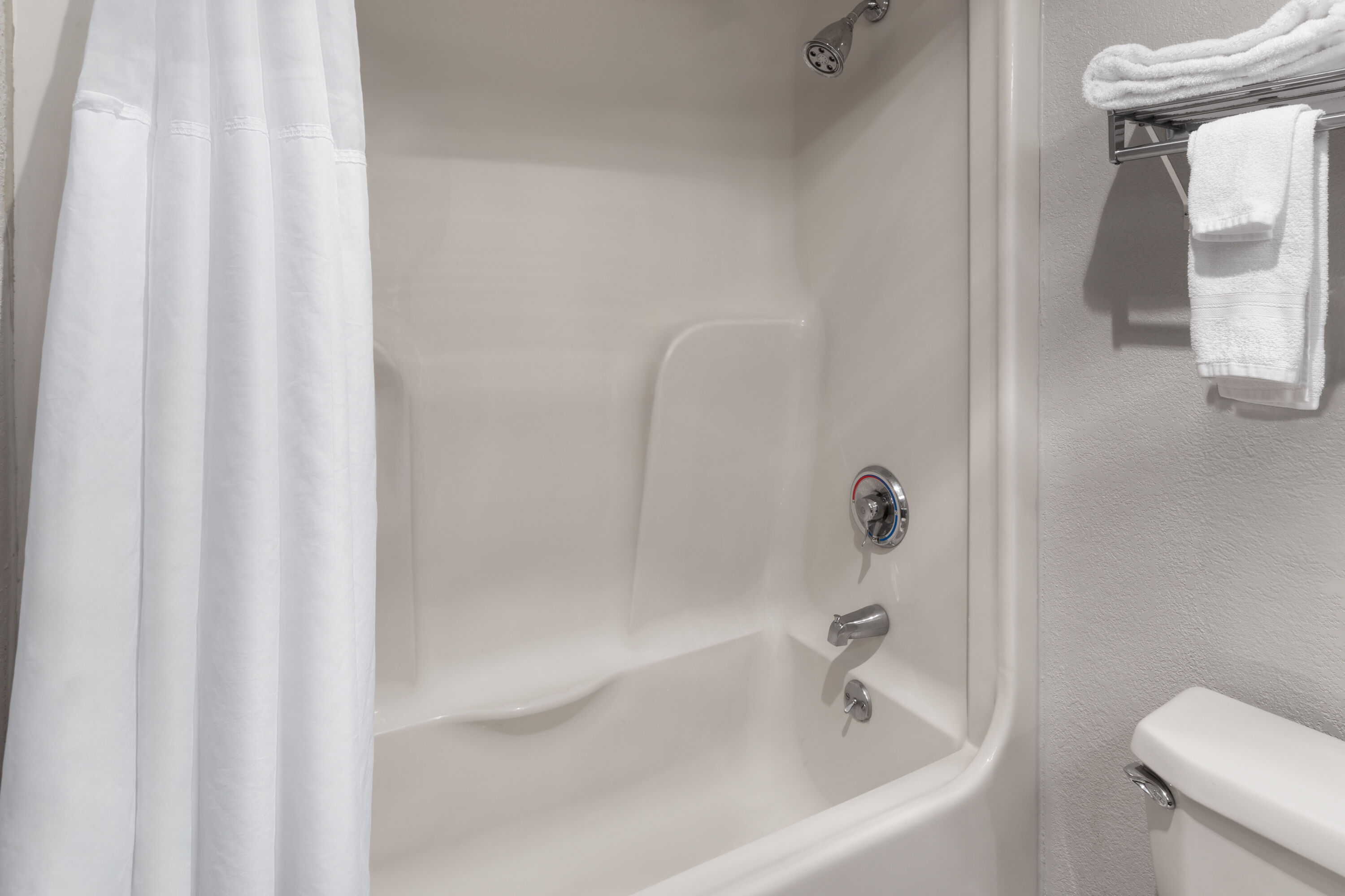 Guest room bath at the Days Inn by Wyndham Blairsville in Blairsville, Pennsylvania