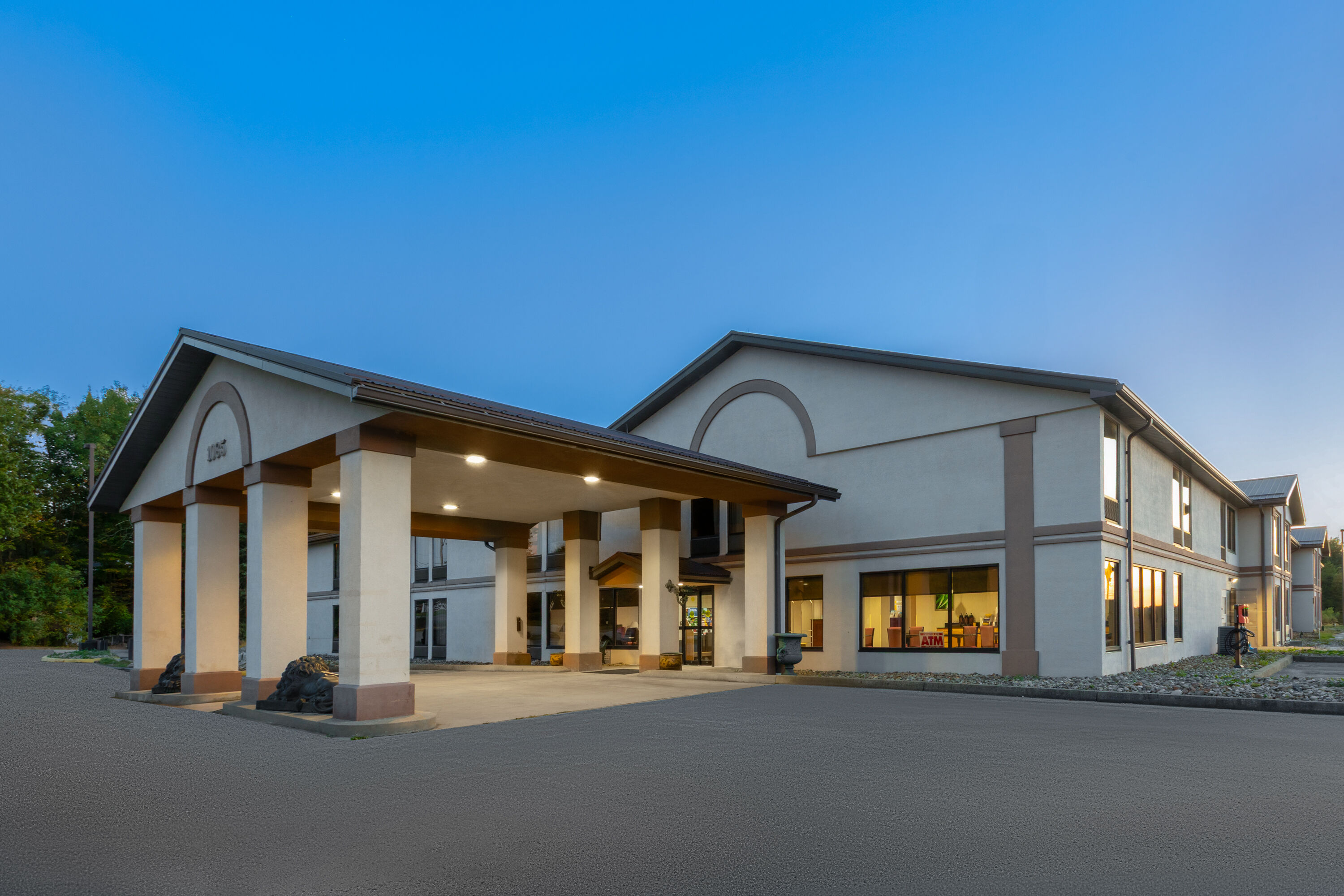 Exterior Night Image of Days Inn by Wyndham Blairsville hotel in Blairsville, Pennsylvania