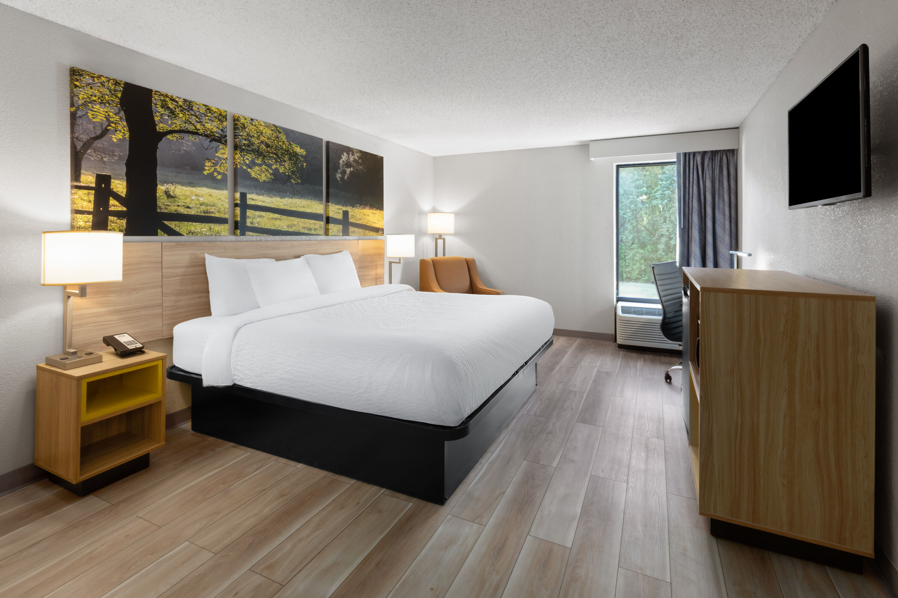 Guest room at the Days Inn by Wyndham Blairsville in Blairsville, Pennsylvania