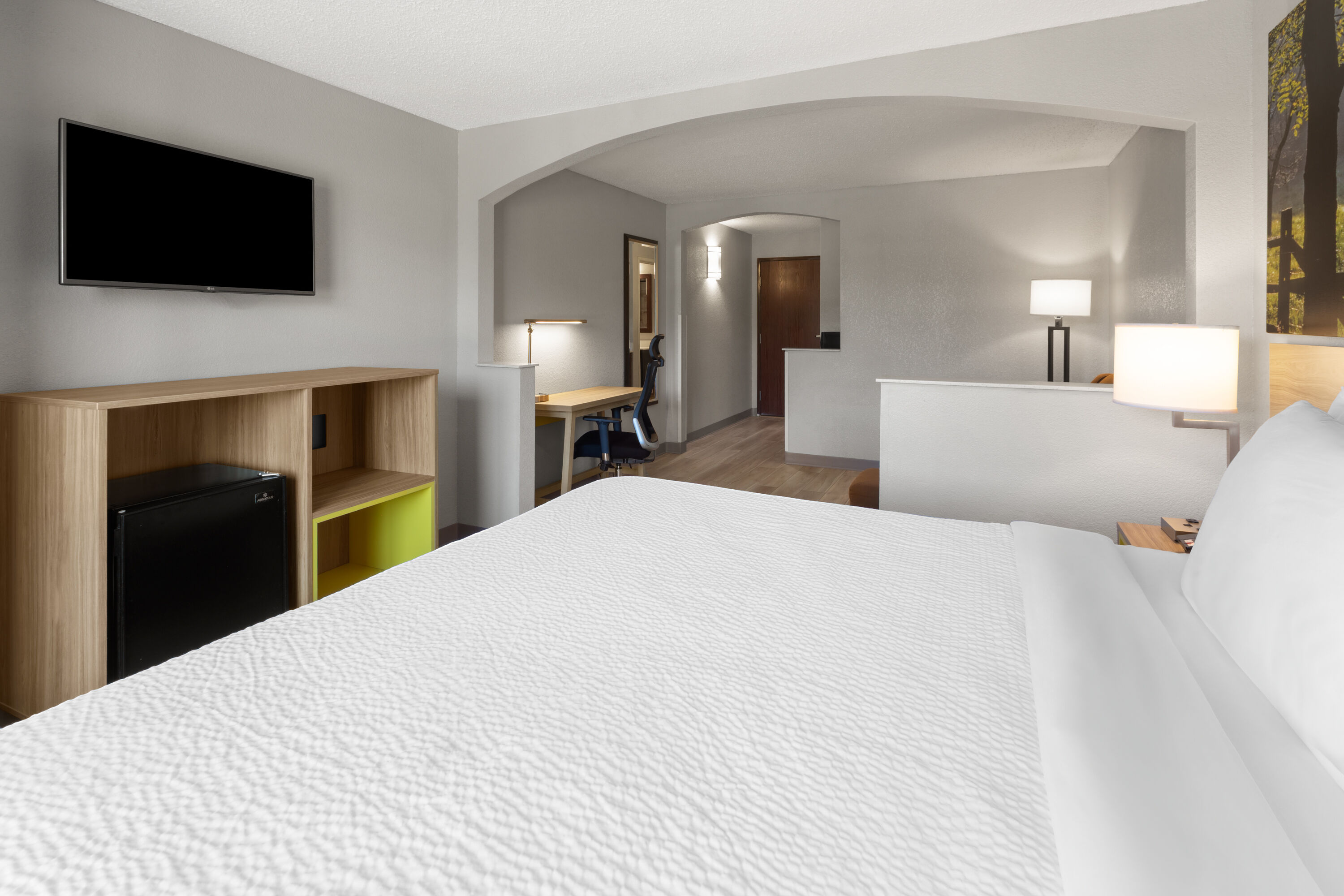 Days Inn by Wyndham Blairsville hot tub suite in Blairsville, Pennsylvania