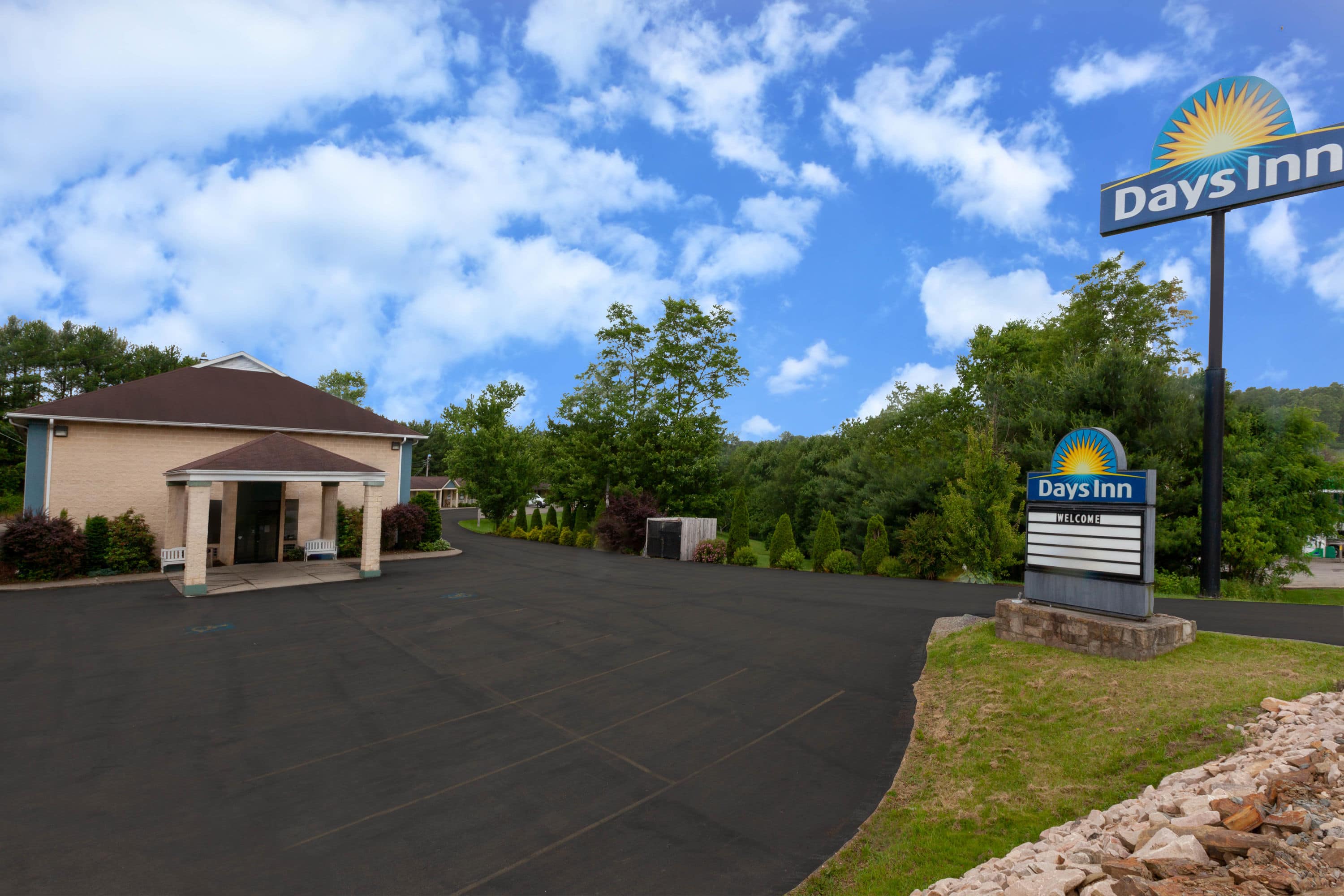 Days Inn by Wyndham Donegal Donegal, PA Hotels