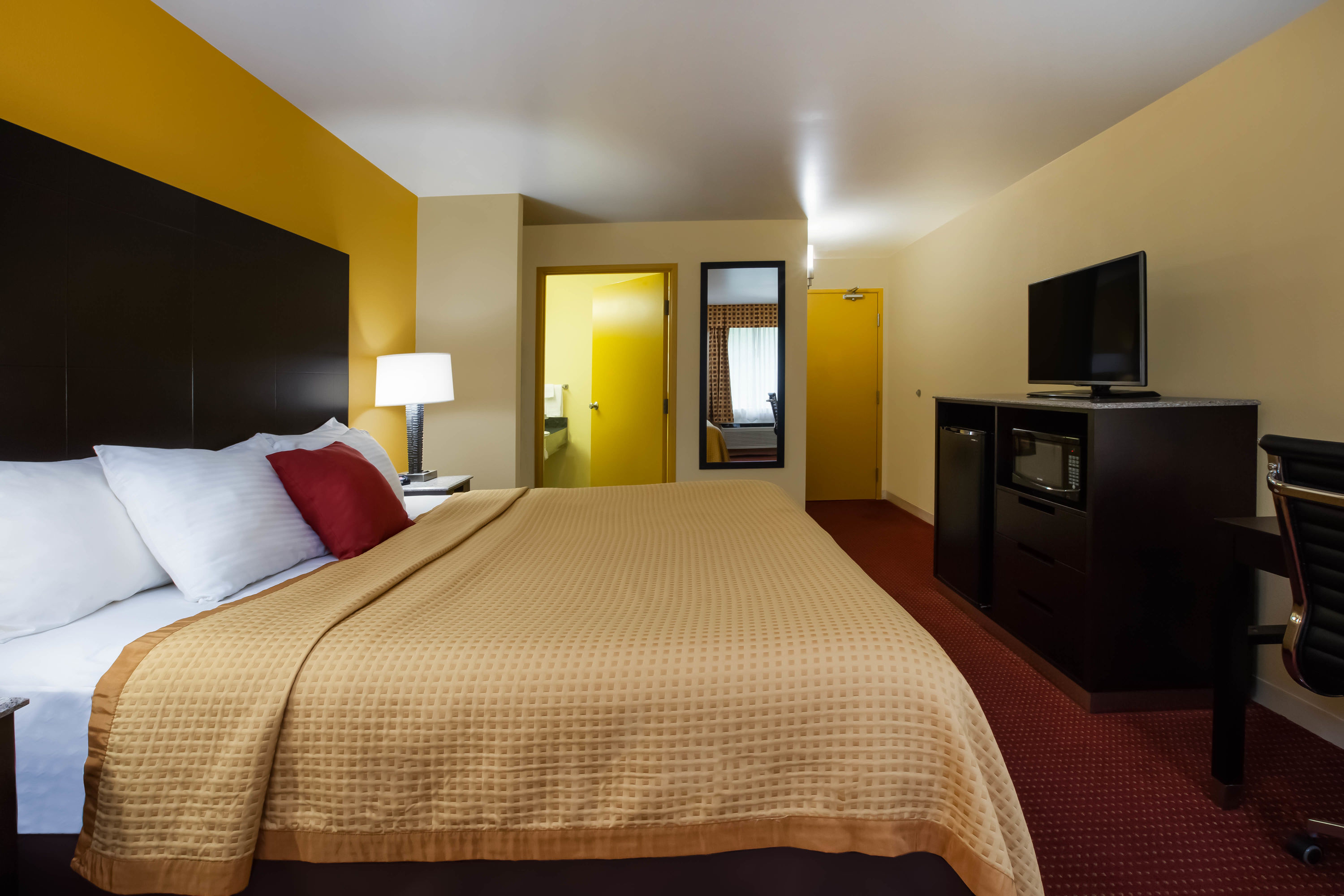 Guest room at the Days Inn by Wyndham Donegal in Donegal, Pennsylvania