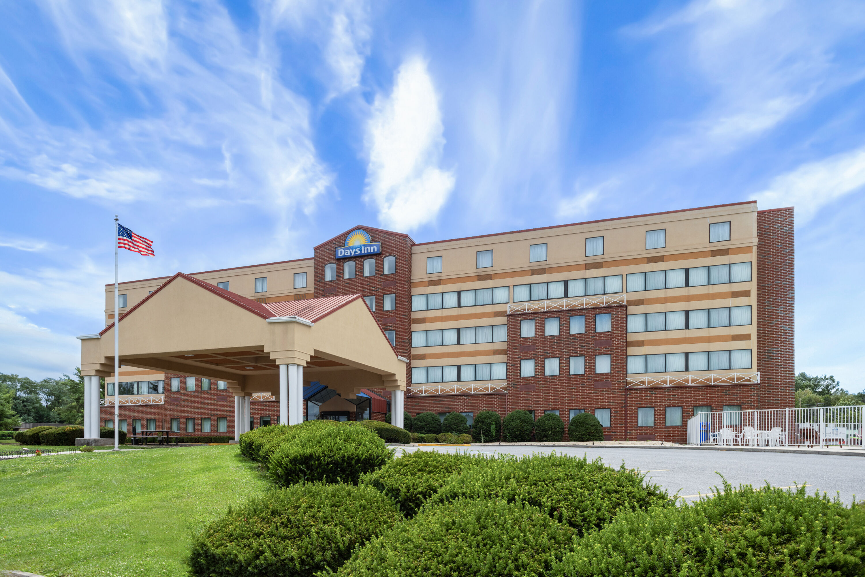Exterior Day Image of Days Inn by Wyndham Gettysburg hotel in Gettysburg, Pennsylvania