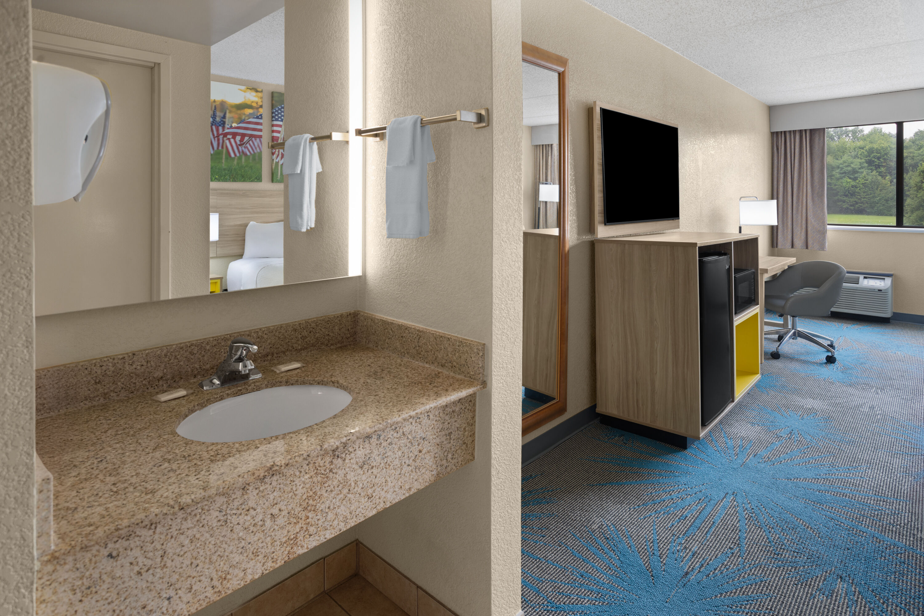 Guest room at the Days Inn by Wyndham Gettysburg in Gettysburg, Pennsylvania
