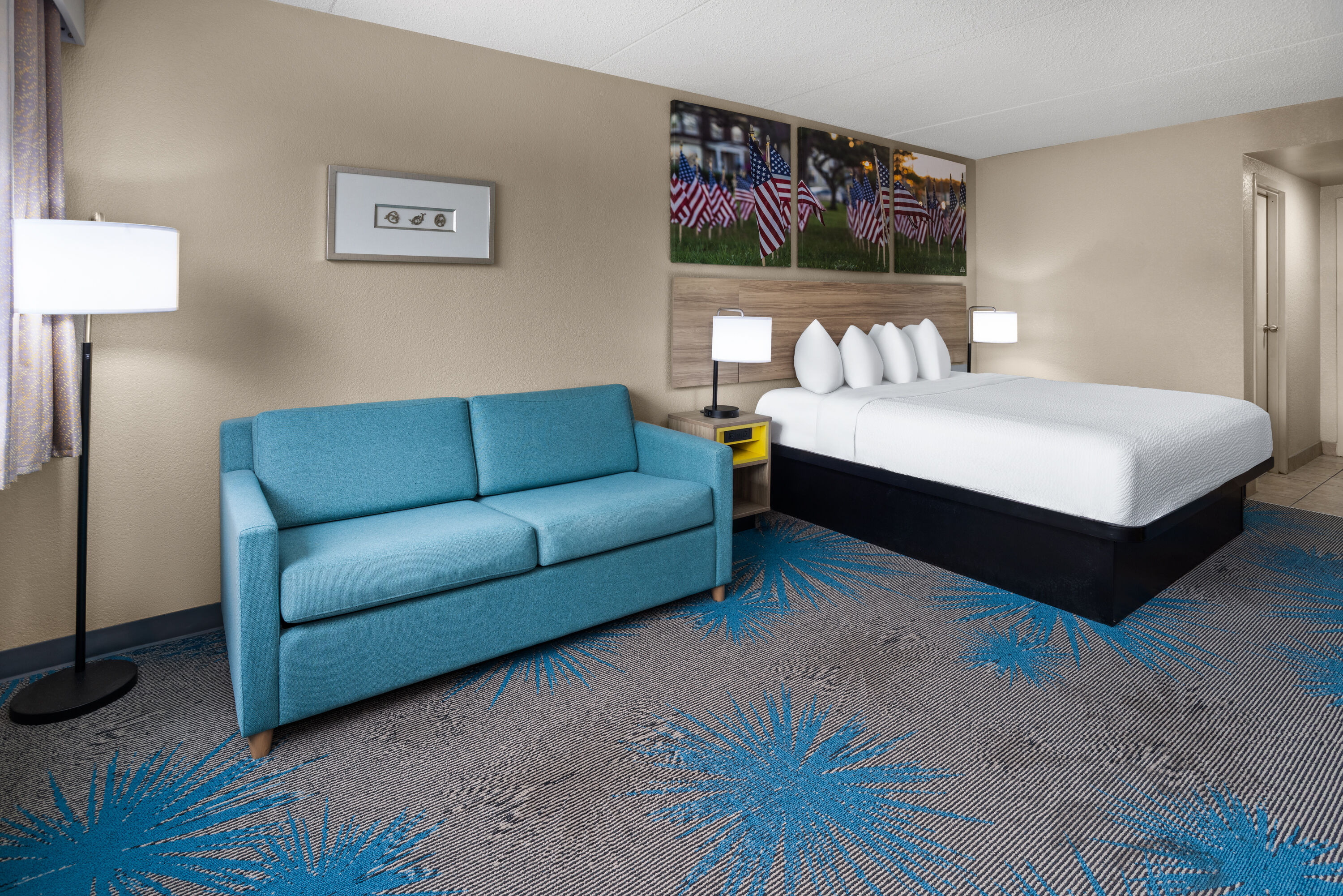 Guest room at the Days Inn by Wyndham Gettysburg in Gettysburg, Pennsylvania