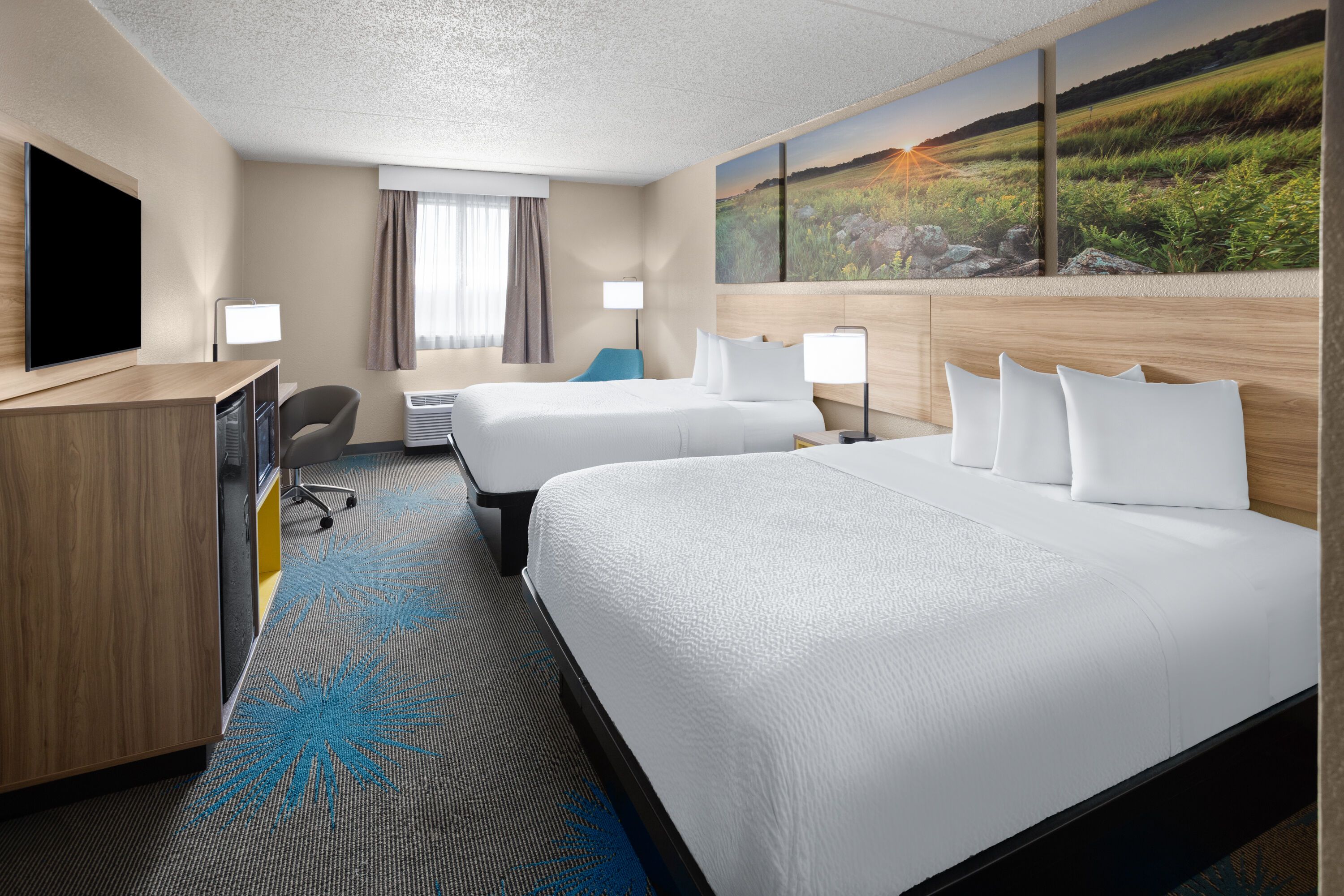 Guest room at the Days Inn by Wyndham Gettysburg in Gettysburg, Pennsylvania