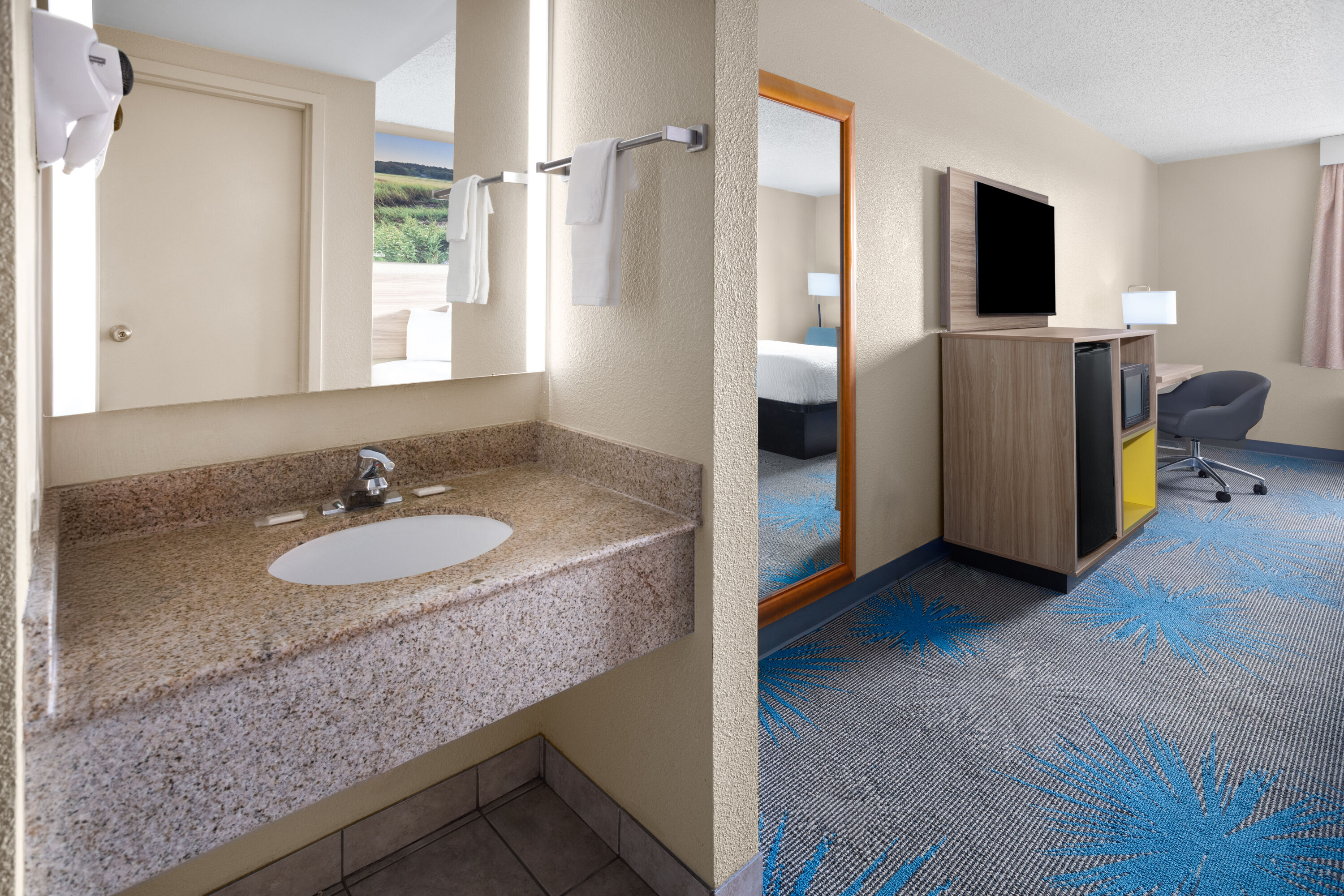 Guest room at the Days Inn by Wyndham Gettysburg in Gettysburg, Pennsylvania
