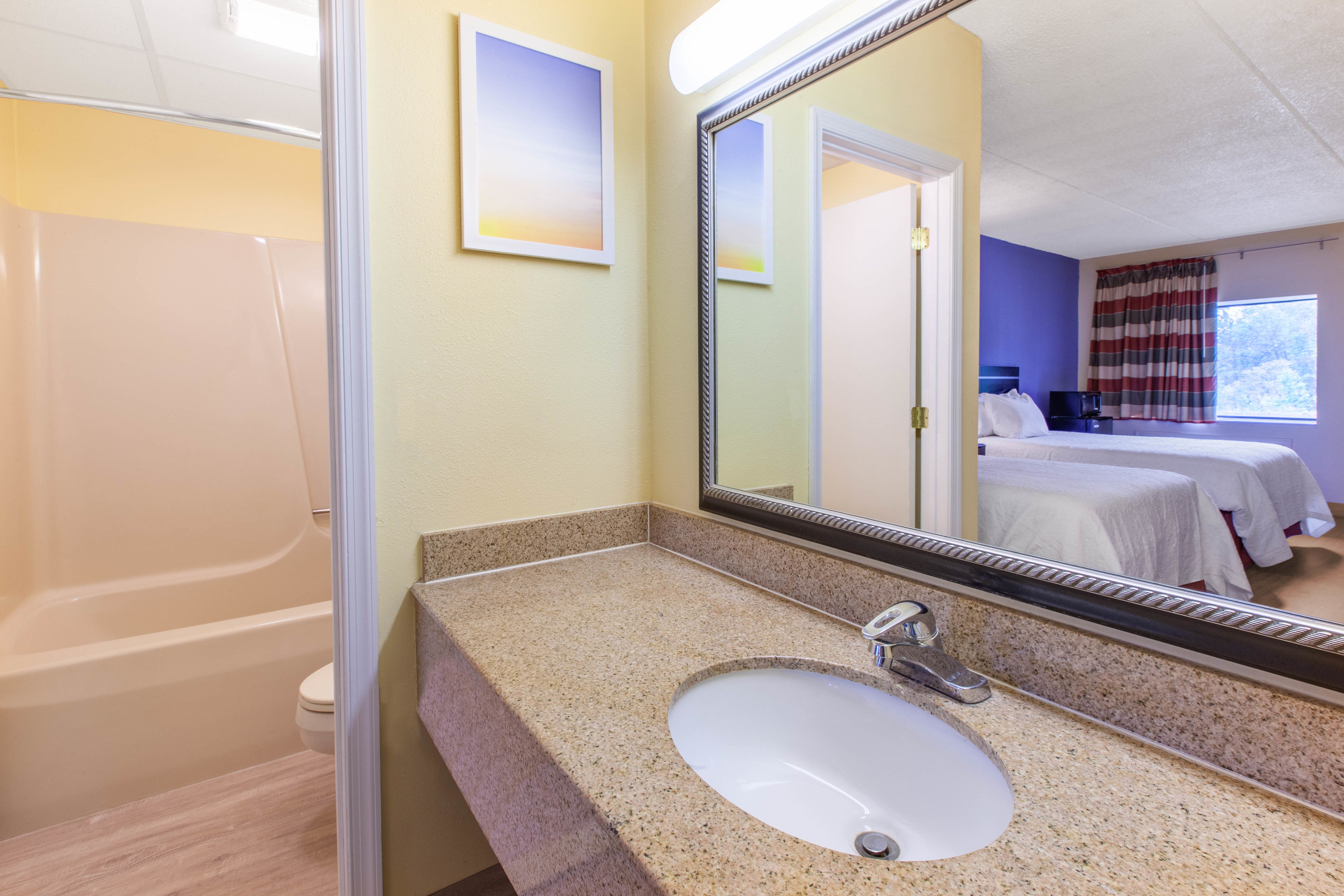 Guest room bath at the Days Inn by Wyndham Grantville Hershey North in Grantville, Pennsylvania