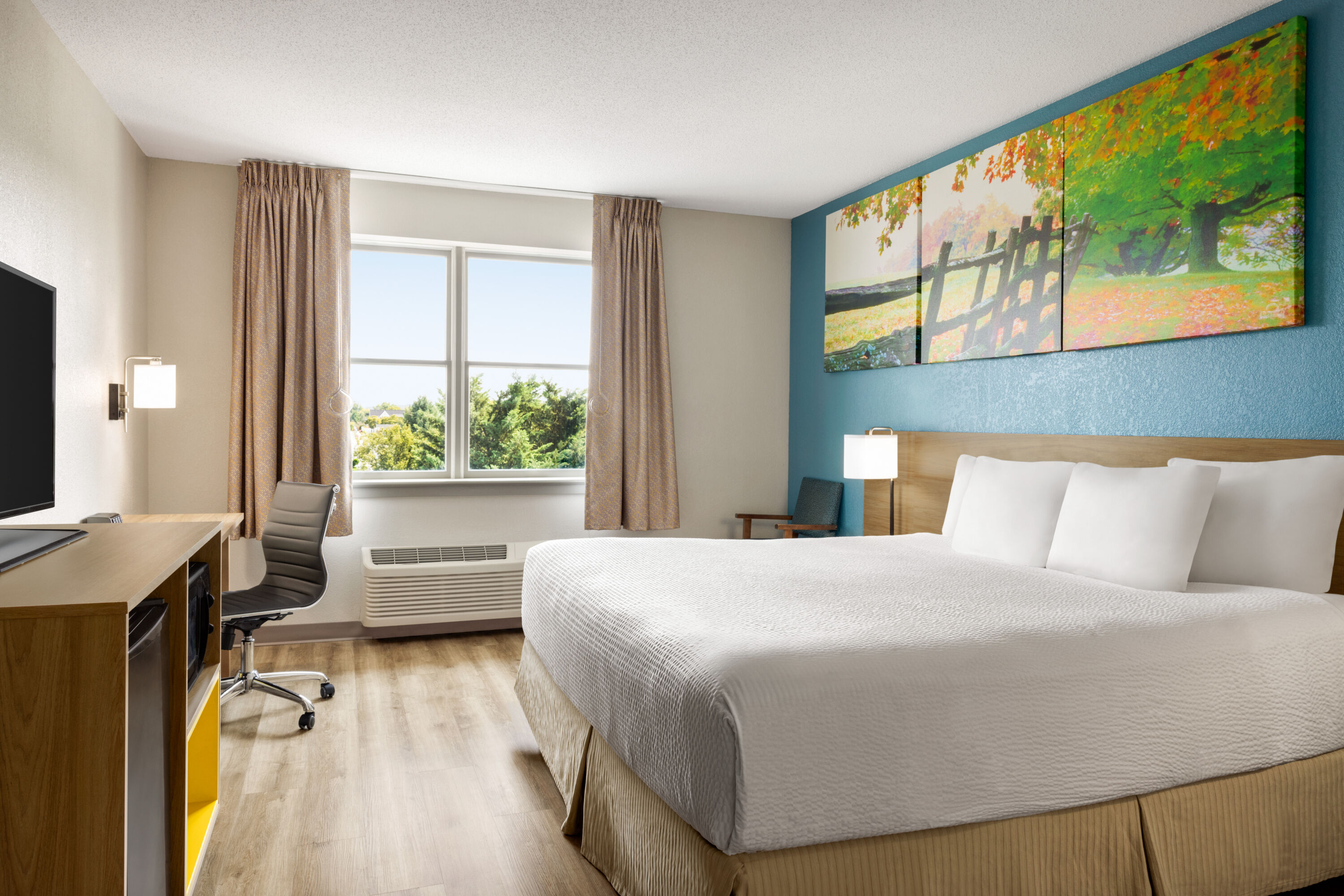 Guest room at the Days Inn by Wyndham Hershey in Hershey, Pennsylvania
