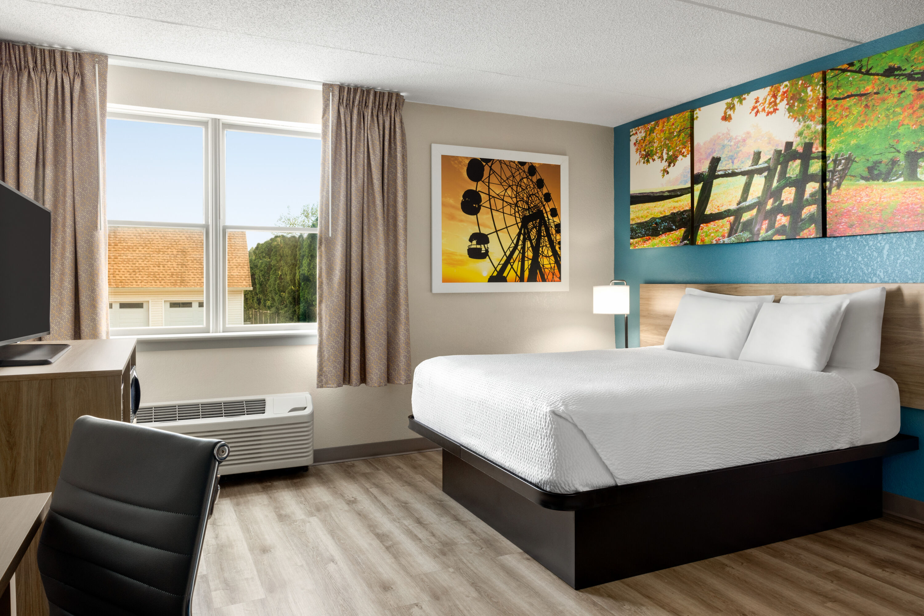 Guest room at the Days Inn by Wyndham Hershey in Hershey, Pennsylvania