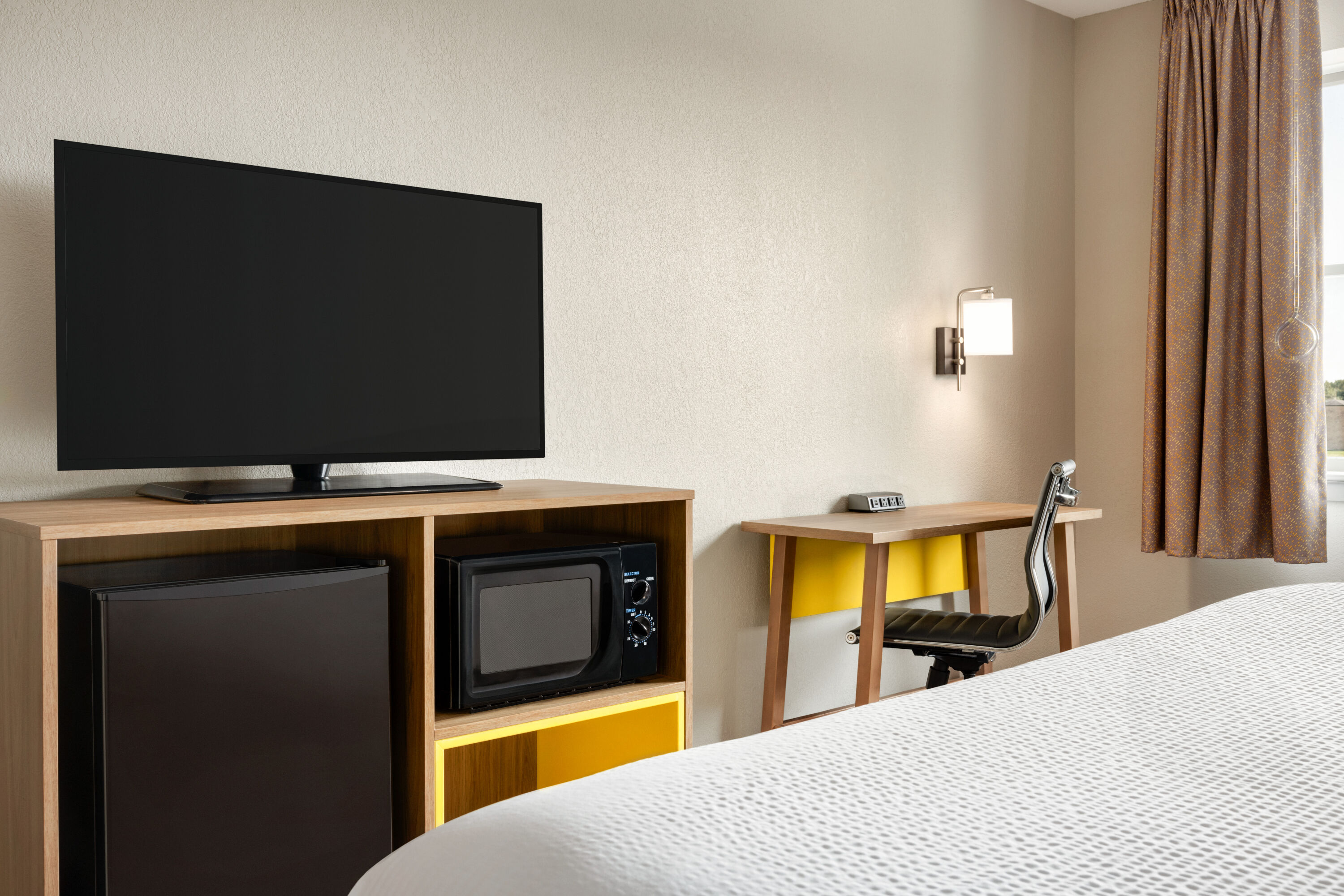 Guest room at the Days Inn by Wyndham Hershey in Hershey, Pennsylvania