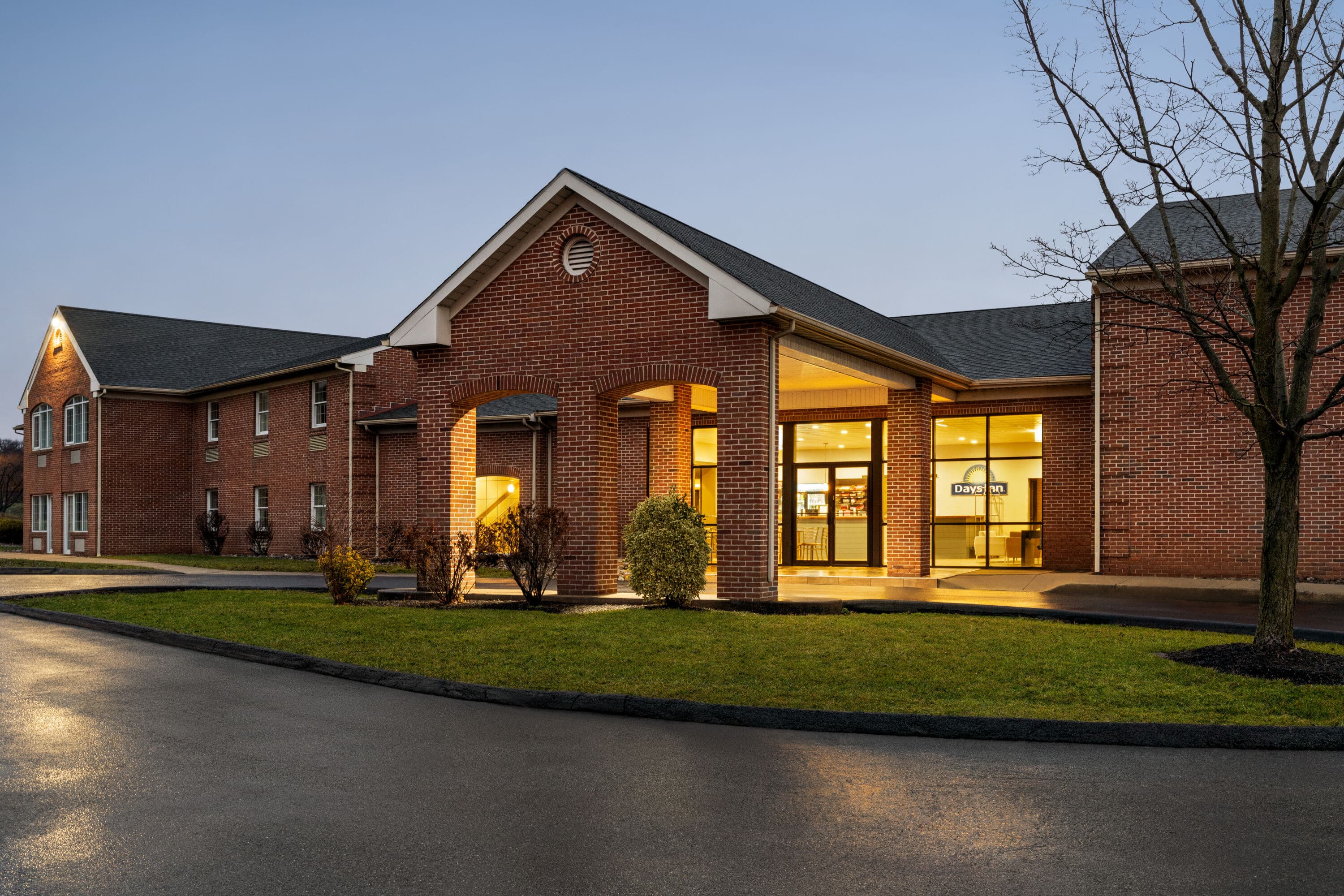 Days Inn & Suites by Wyndham Lancaster Amish Country Lancaster, PA Hotels