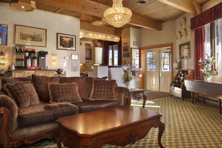 Days Inn Lewisburg Hotels Pa 17837 Days Inn Lewisburg Hotel Lobby In Pennsylvania