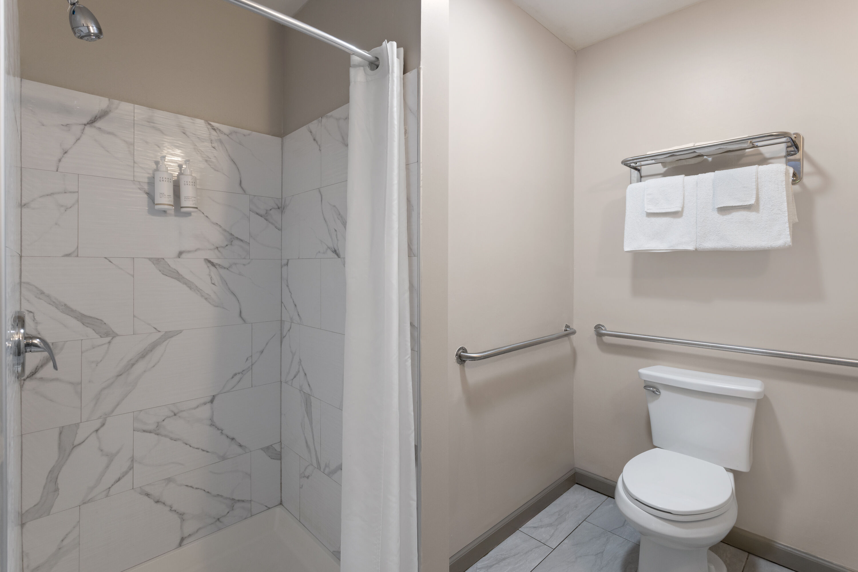 Guest room bath at the Days Inn by Wyndham Moosic in Moosic, Pennsylvania