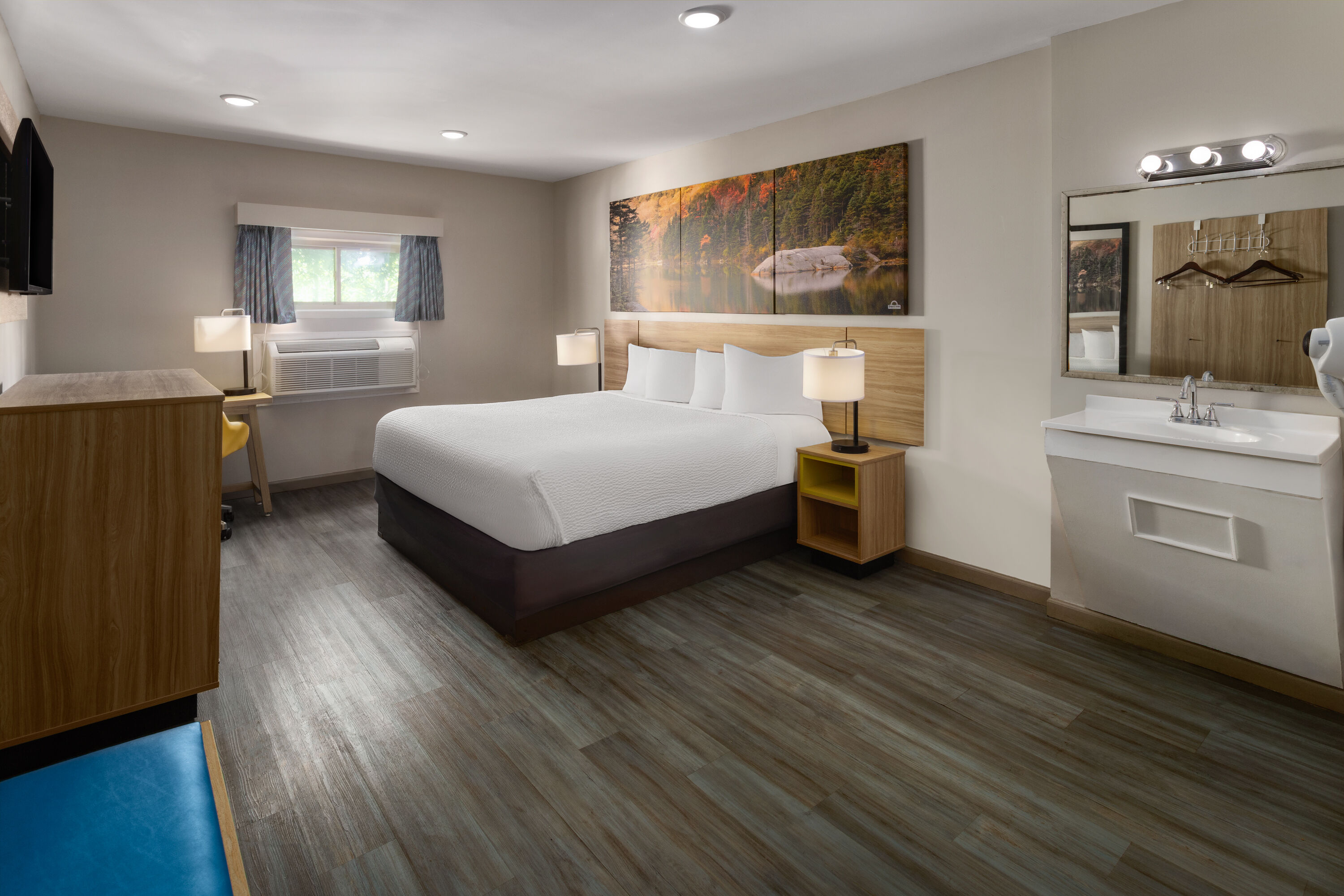 Guest room at the Days Inn by Wyndham Moosic in Moosic, Pennsylvania