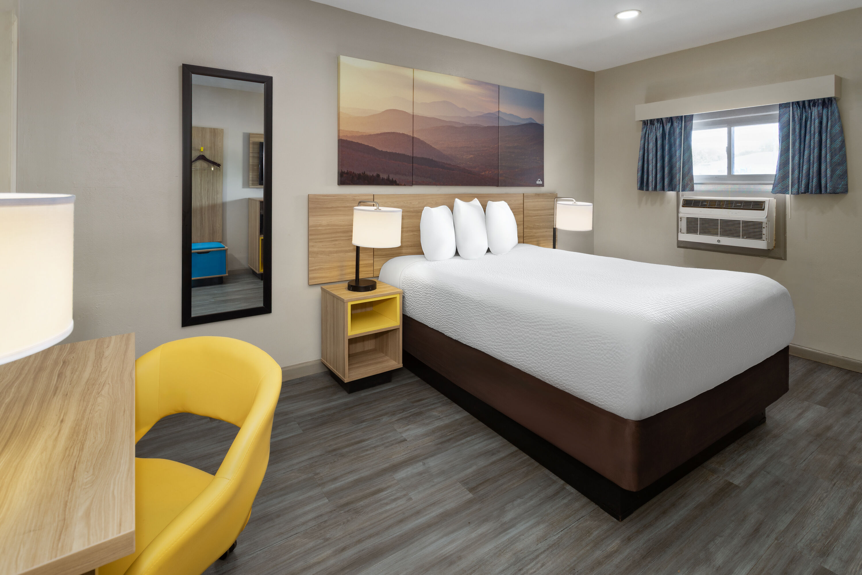 Guest room at the Days Inn by Wyndham Moosic in Moosic, Pennsylvania