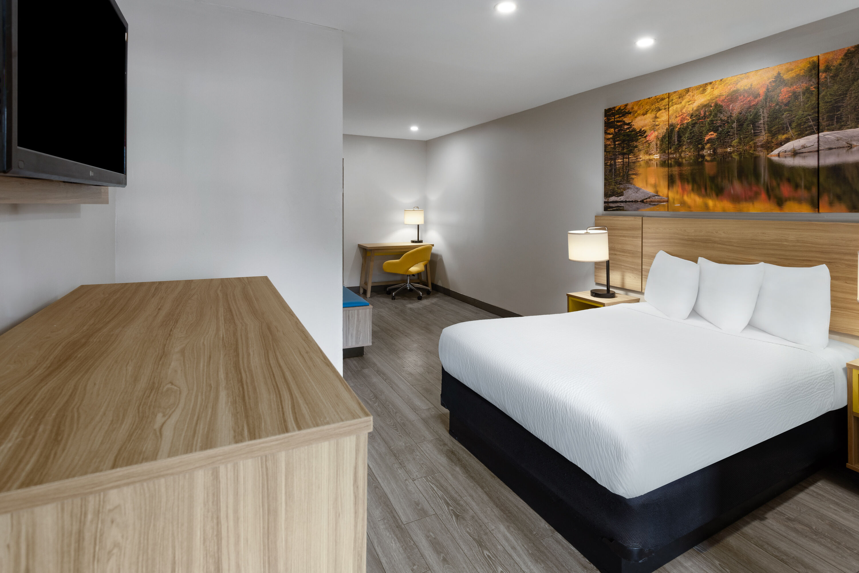 Guest room at the Days Inn by Wyndham Moosic in Moosic, Pennsylvania