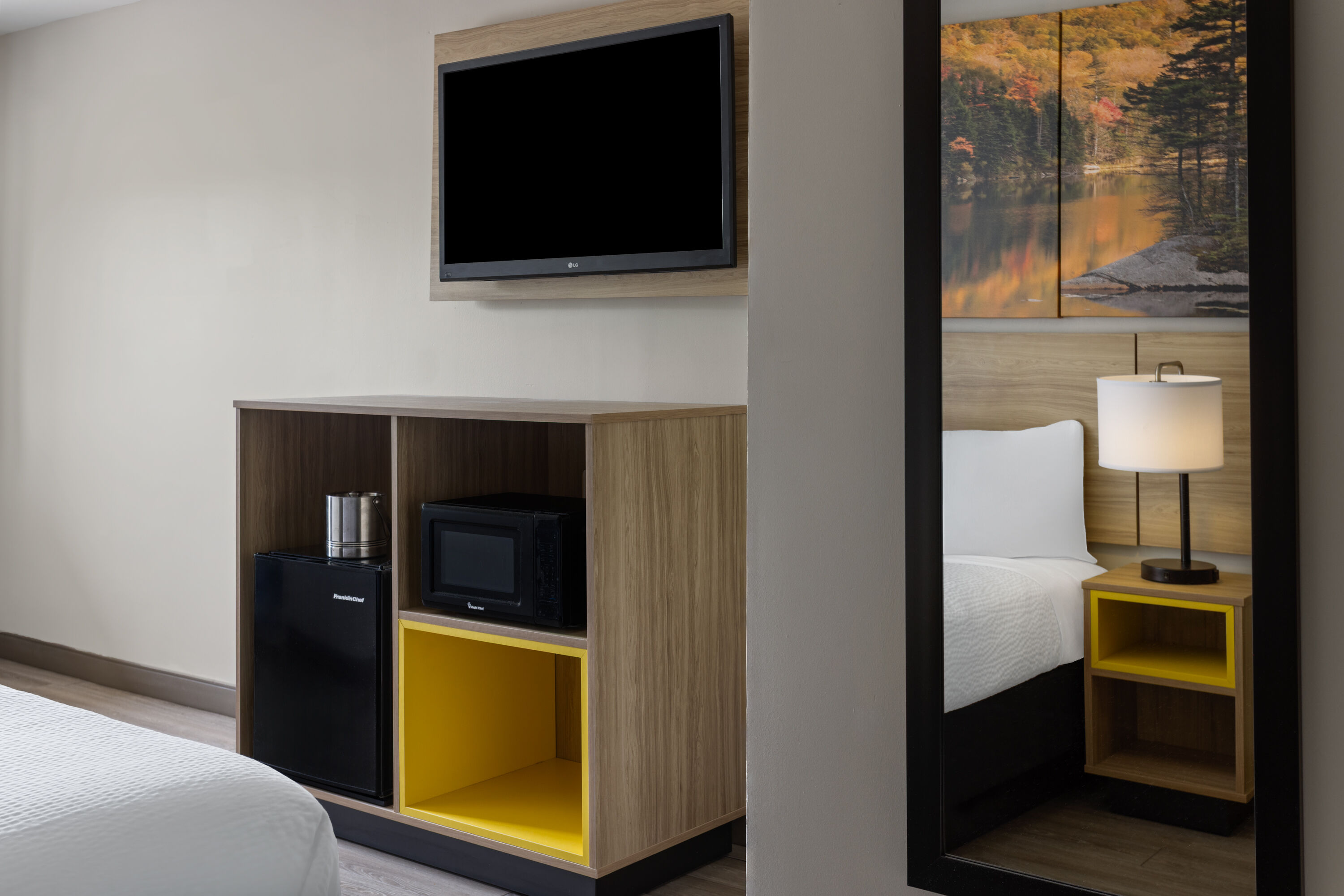 Guest room at the Days Inn by Wyndham Moosic in Moosic, Pennsylvania