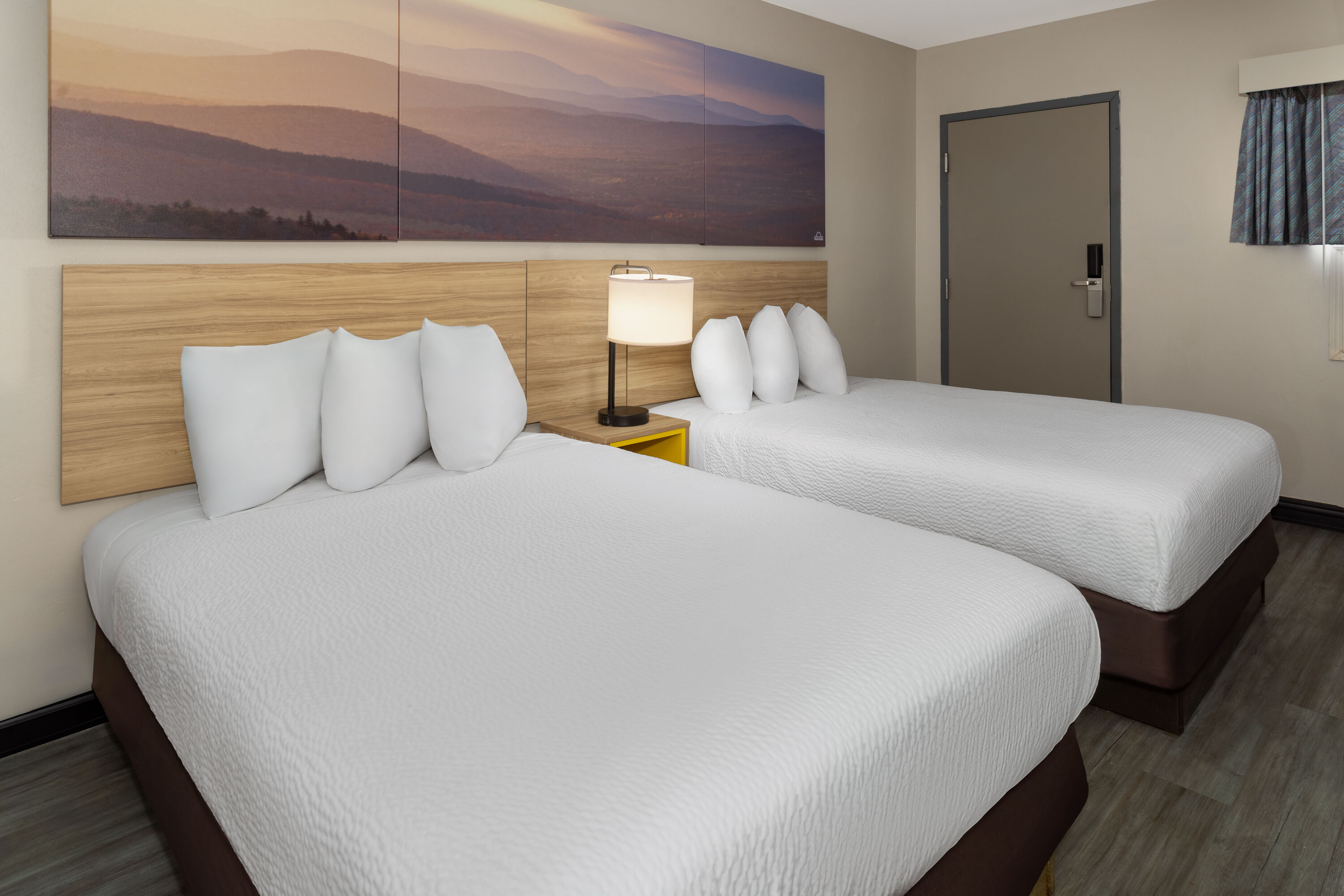 Guest room at the Days Inn by Wyndham Moosic in Moosic, Pennsylvania