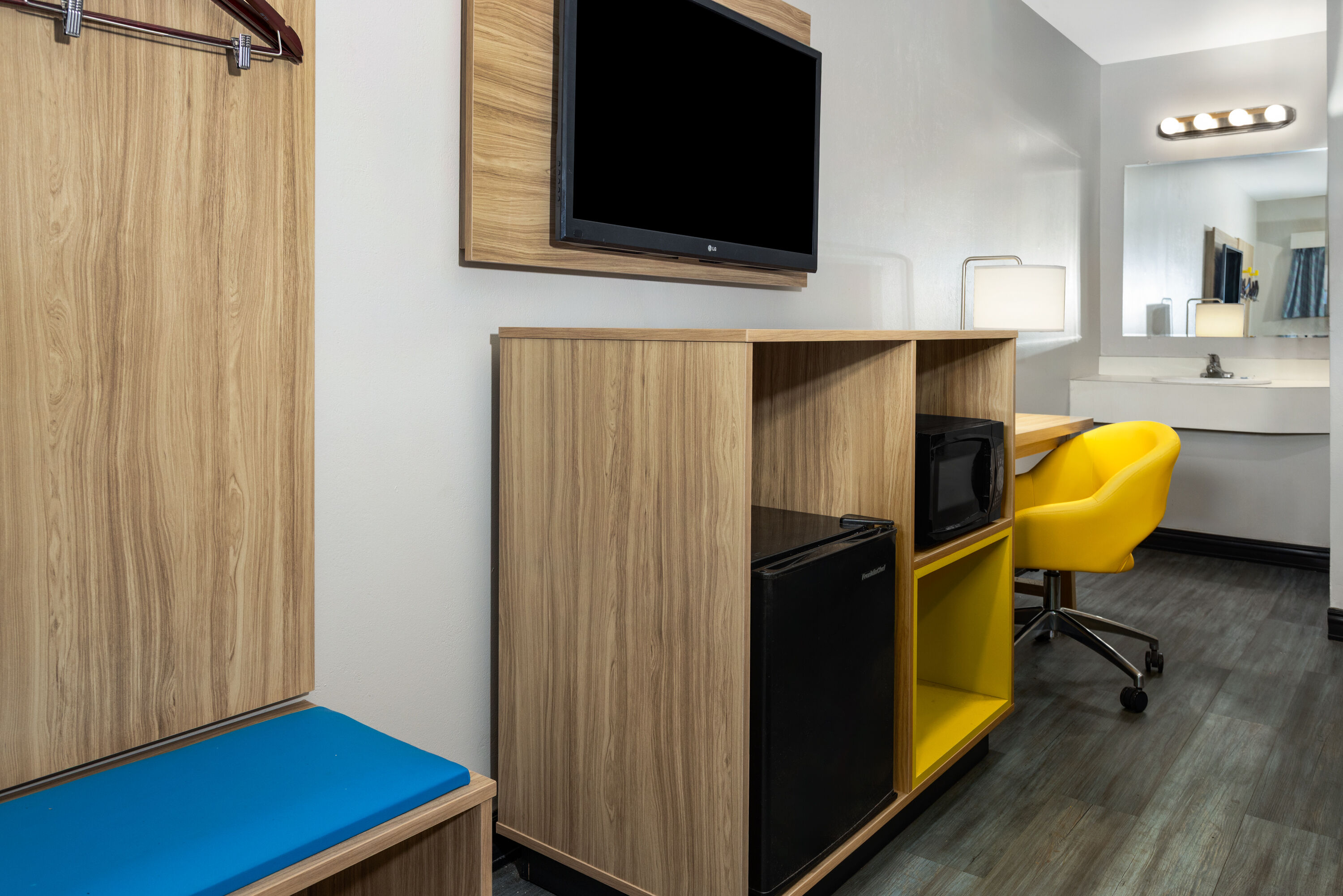 Guest room at the Days Inn by Wyndham Moosic in Moosic, Pennsylvania