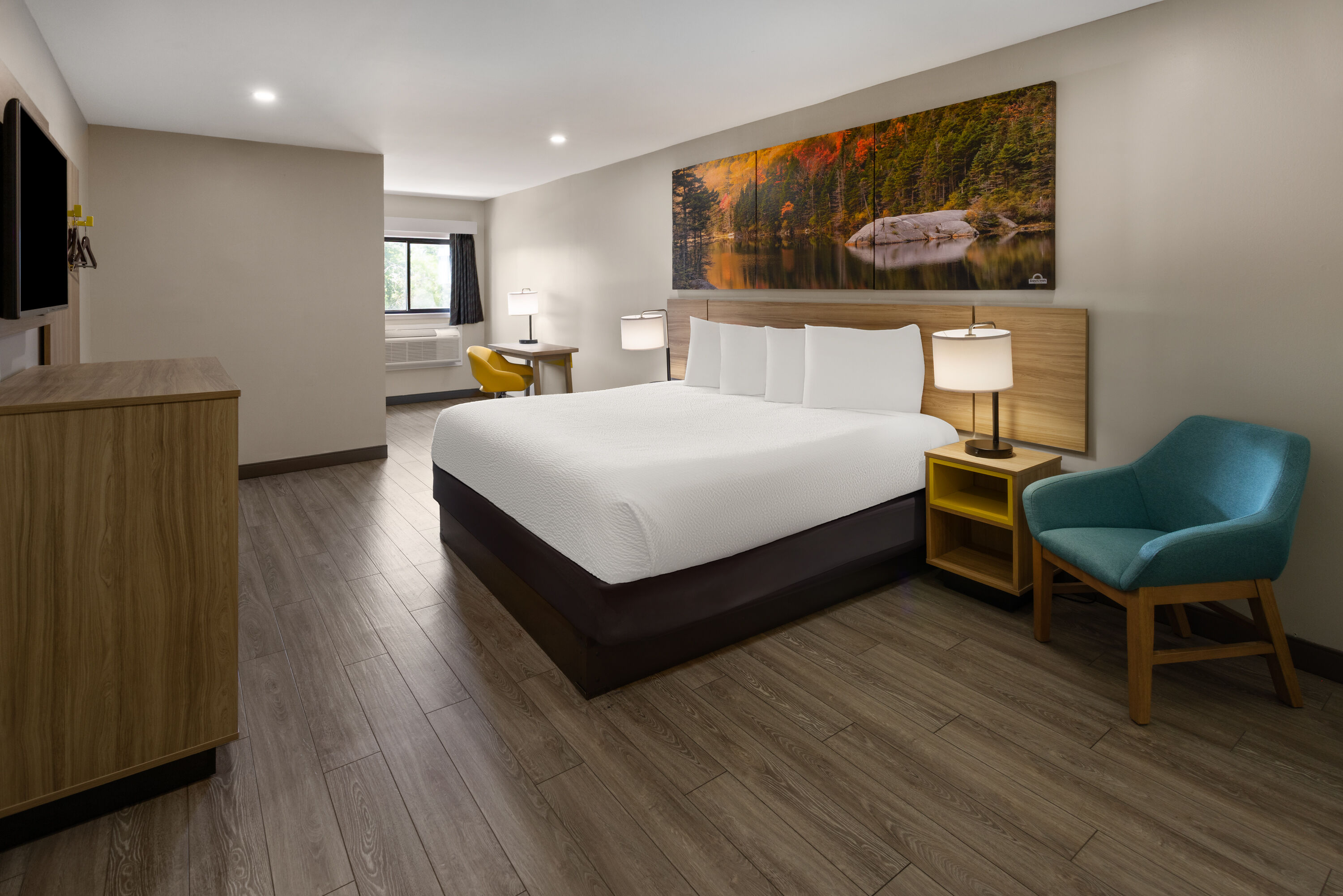 Guest room at the Days Inn by Wyndham Moosic in Moosic, Pennsylvania