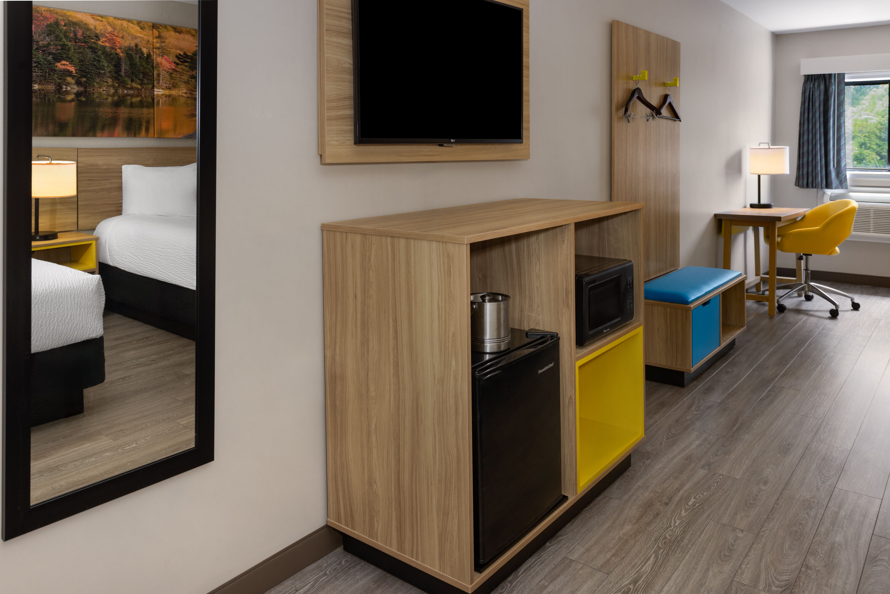 Guest room at the Days Inn by Wyndham Moosic in Moosic, Pennsylvania