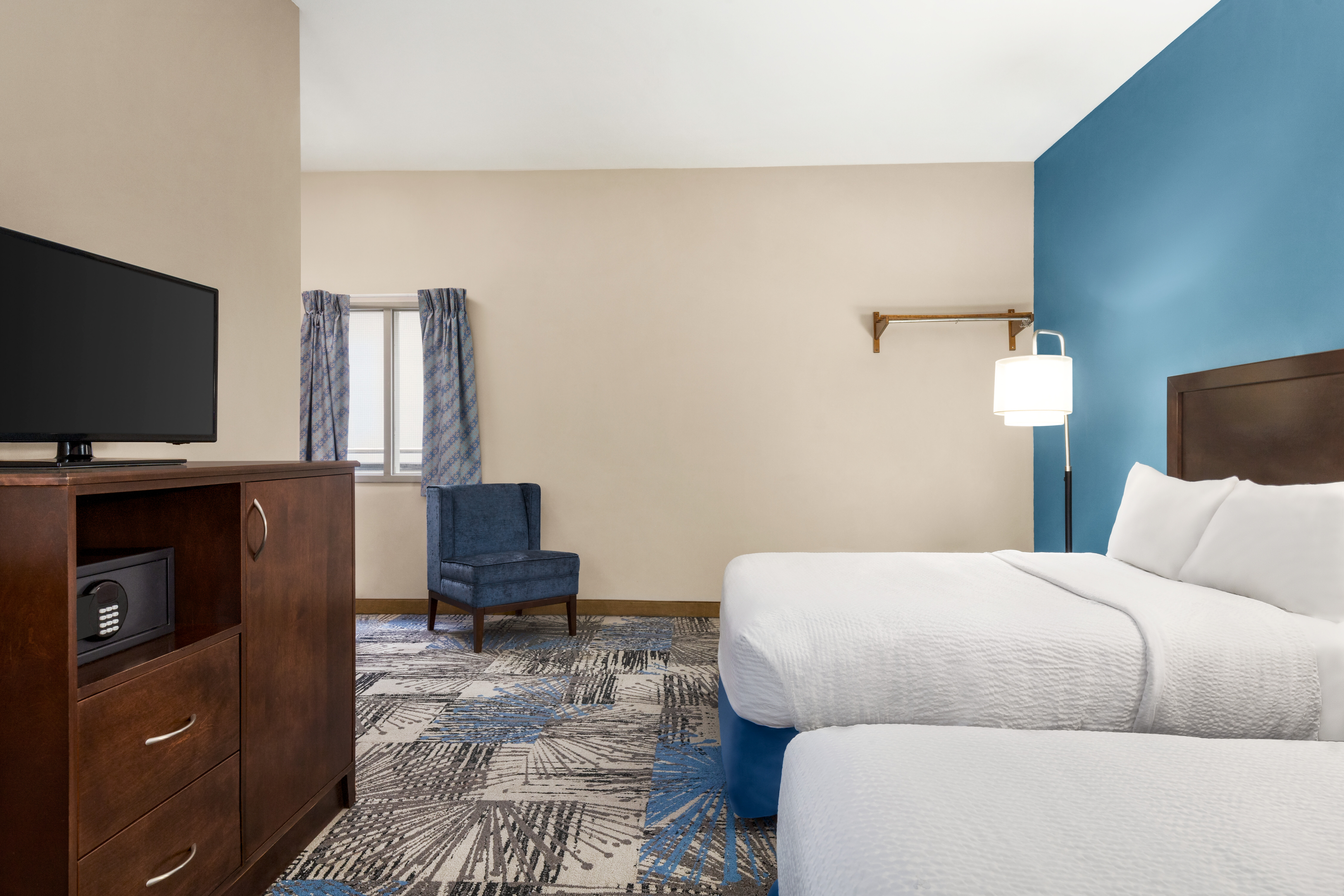 Guest room at the Days Inn by Wyndham Philadelphia Convention Center in Philadelphia, Pennsylvania