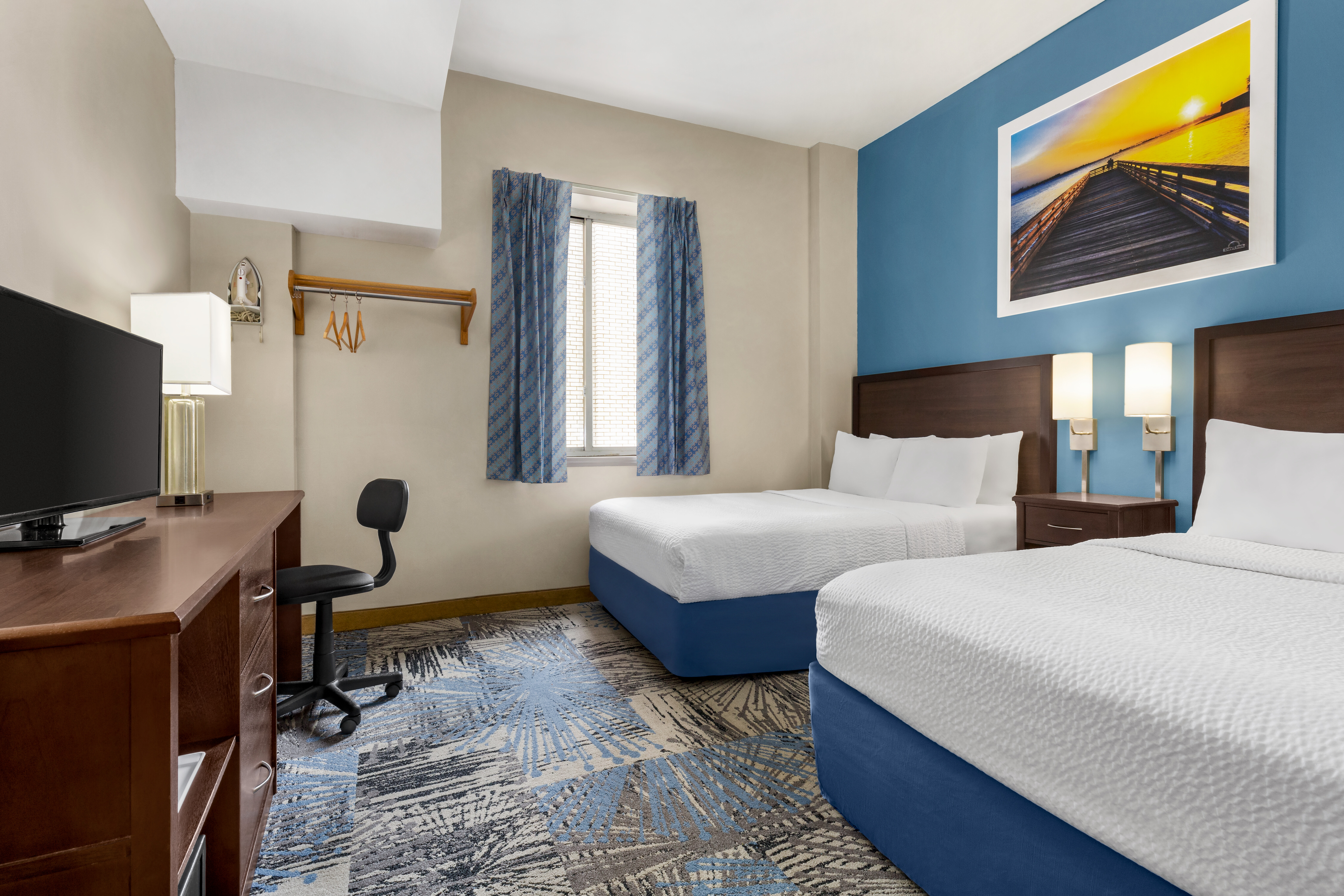 Guest room at the Days Inn by Wyndham Philadelphia Convention Center in Philadelphia, Pennsylvania